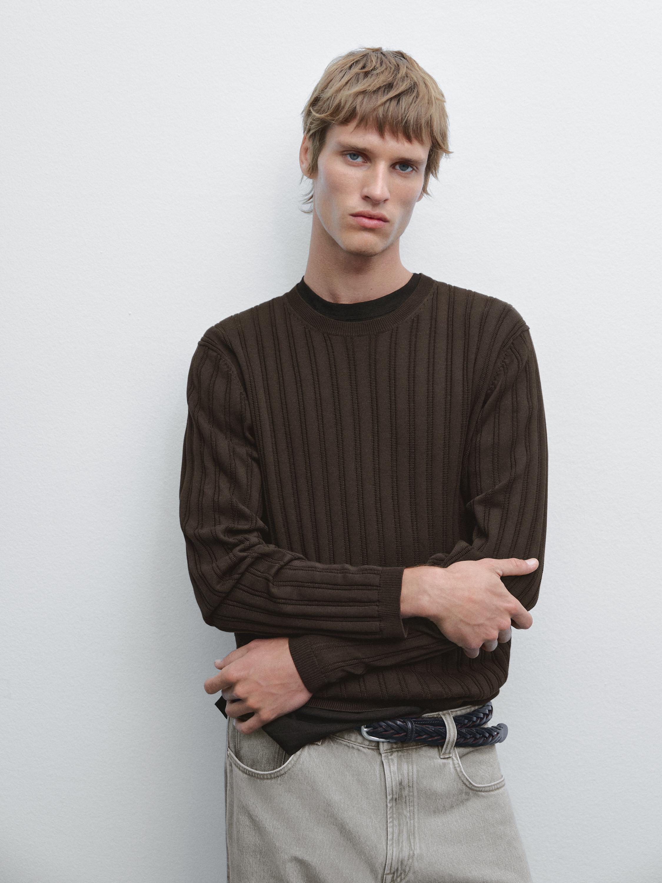 Textured round neck sweater