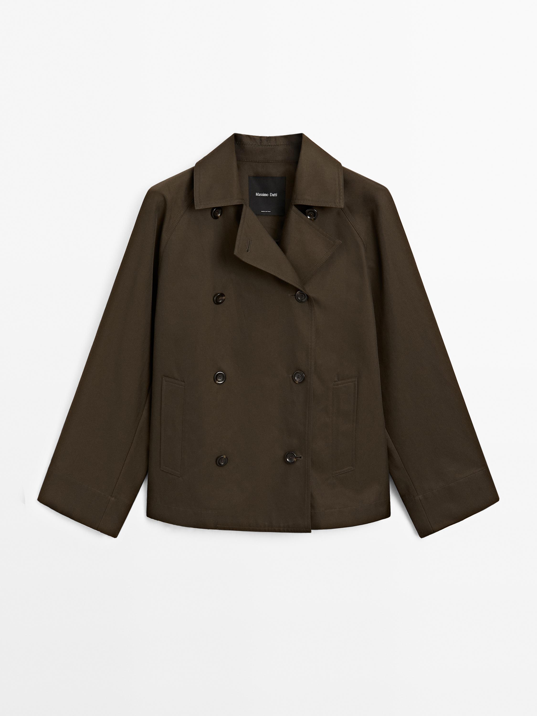 Short water-repellent cape trench coat