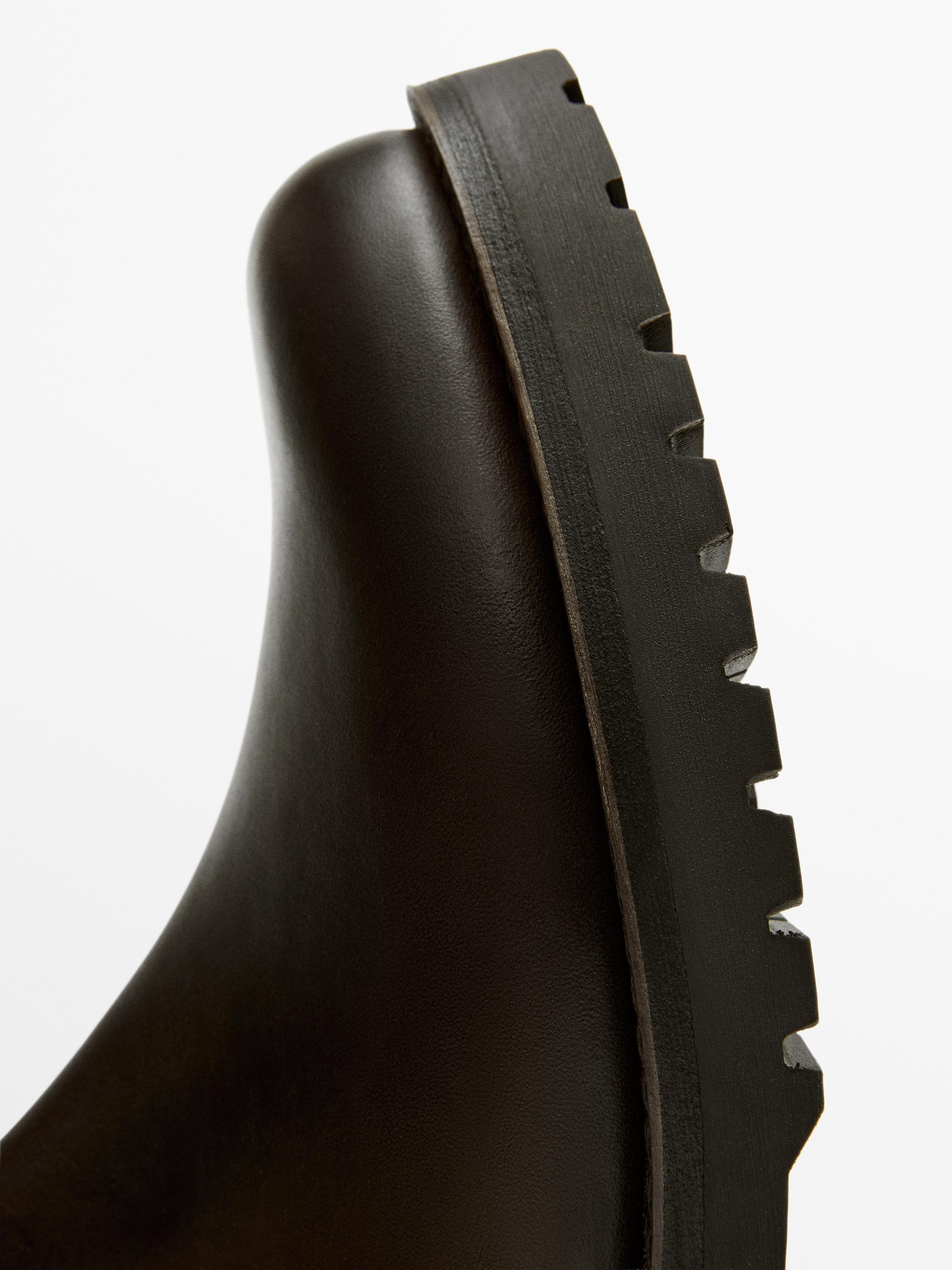 Leather Chelsea boots — BROWN