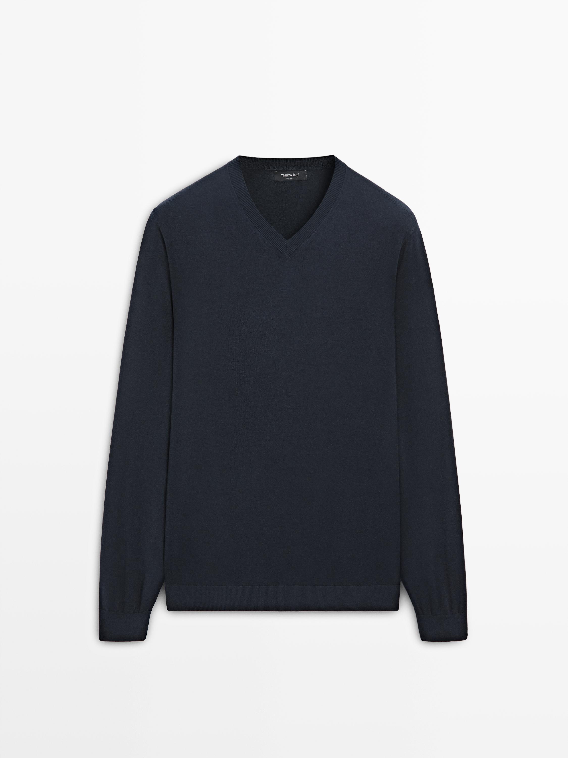 Cotton blend V-neck knit sweater — NAVY BLUE