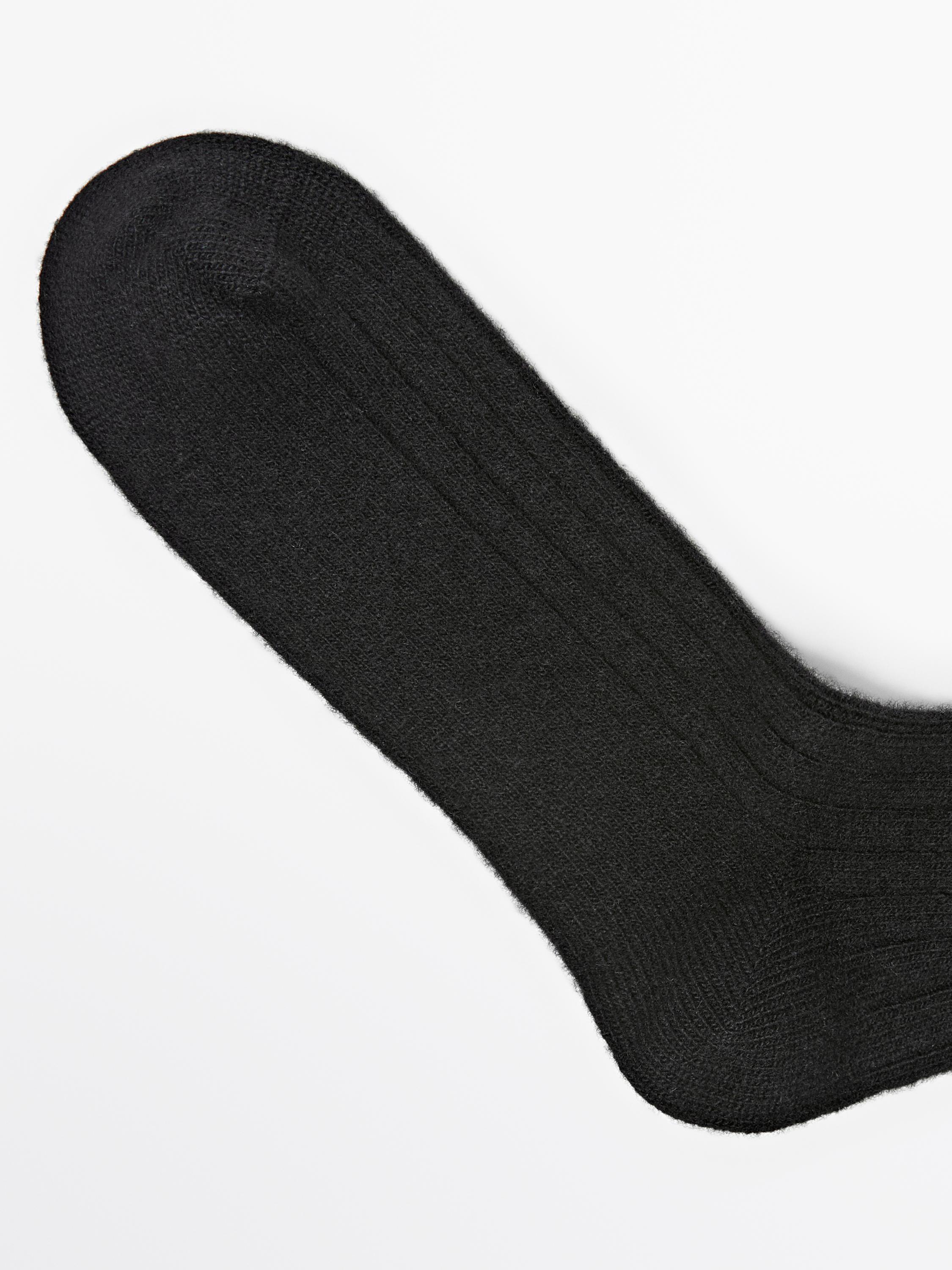 Ribbed knit wool and cashmere socks