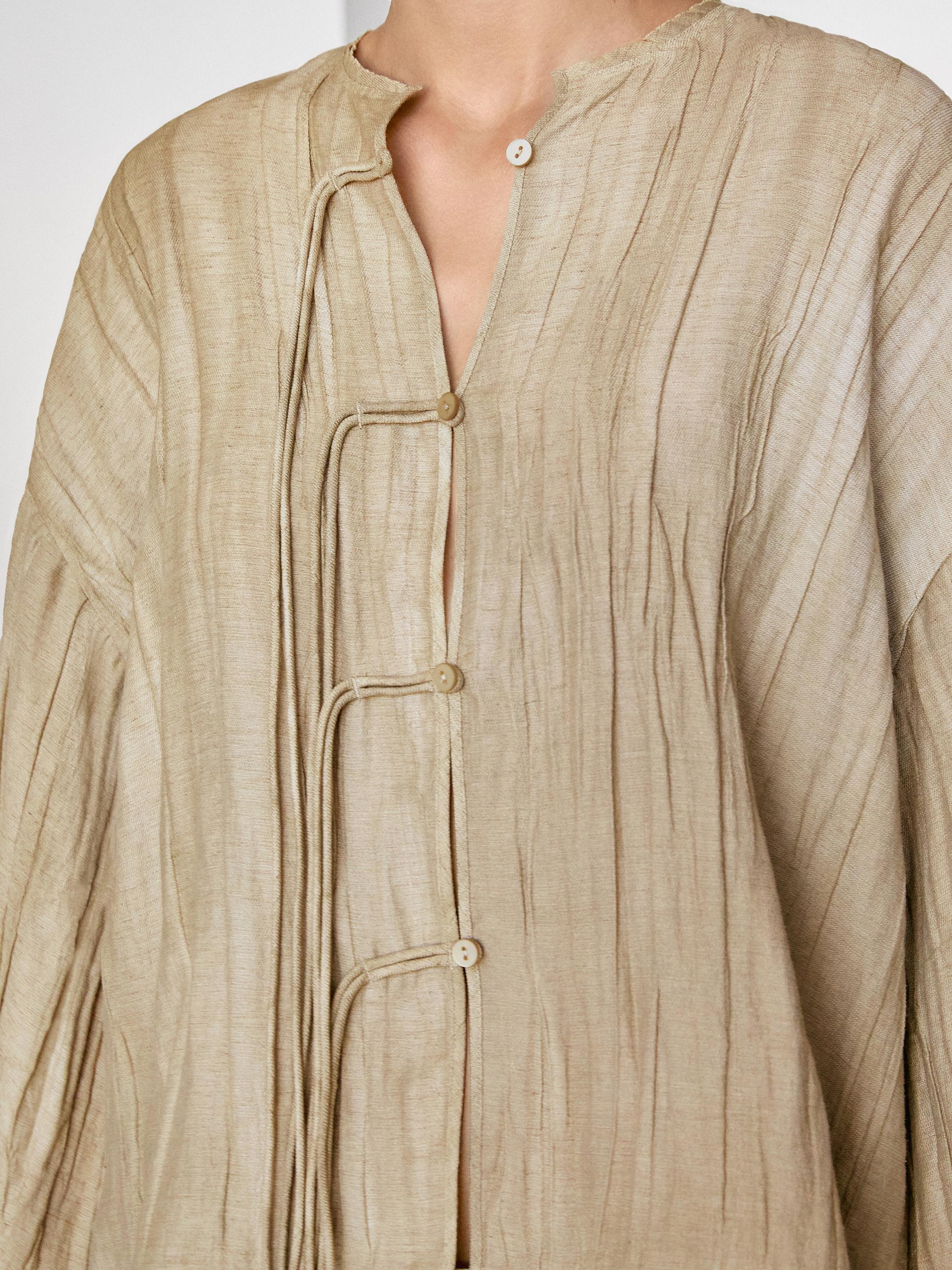 Flowing kimono with tie detail