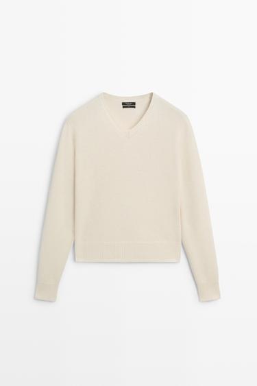 100% wool V-neck knit sweater — CREAM 2