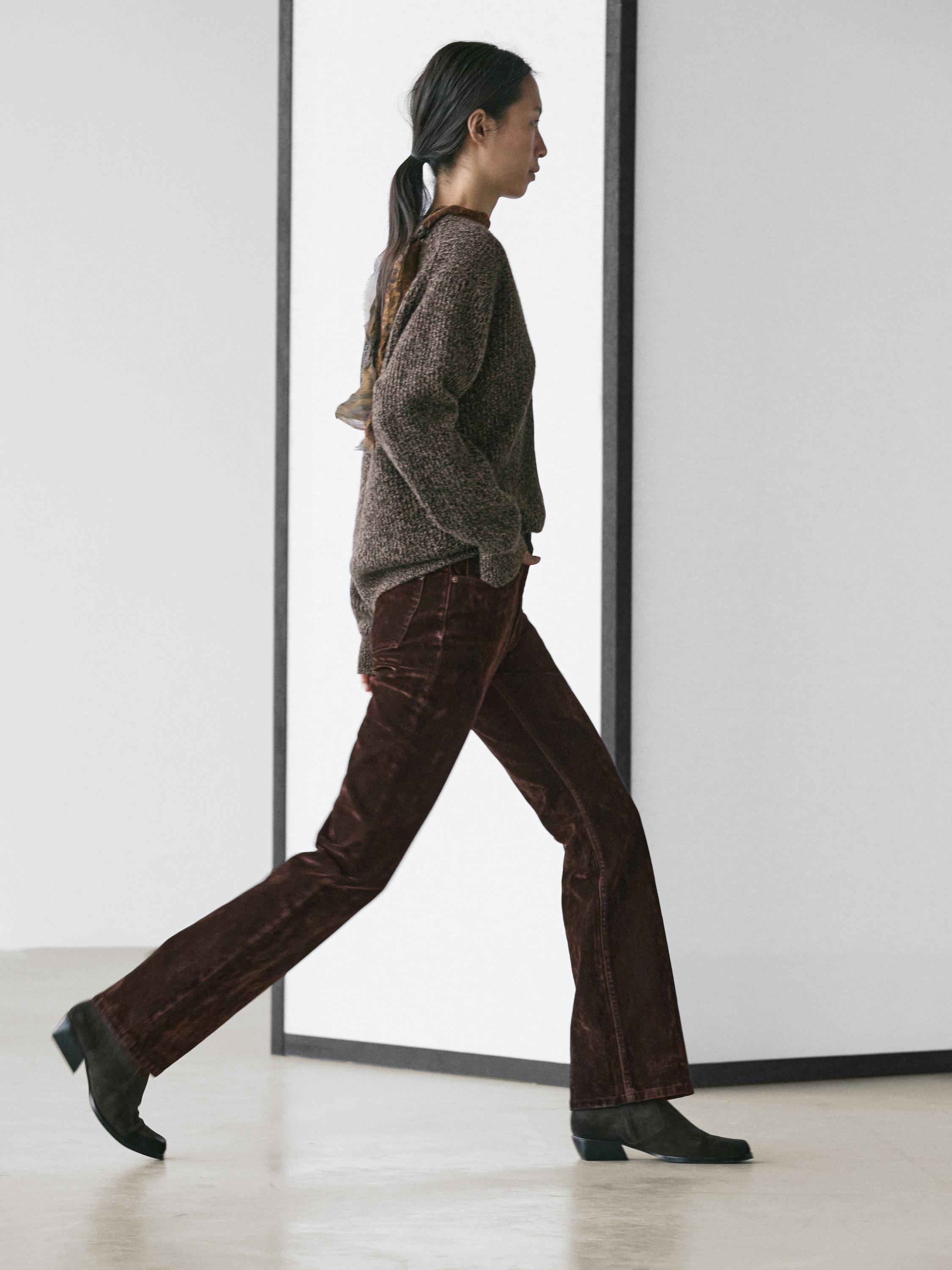 High-waist flocked boot-cut jeans — Chocolate