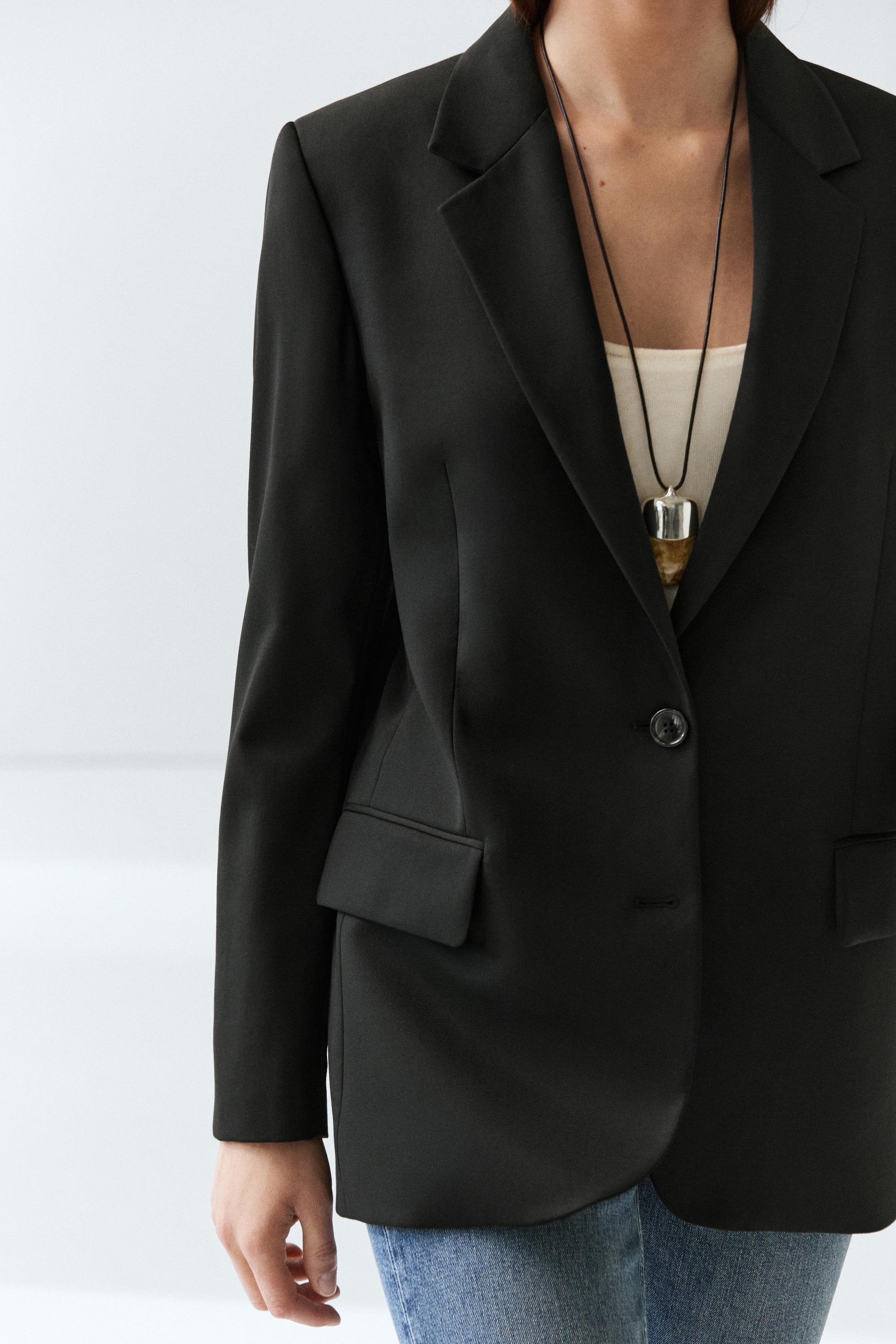 100% extra fine wool two-button blazer