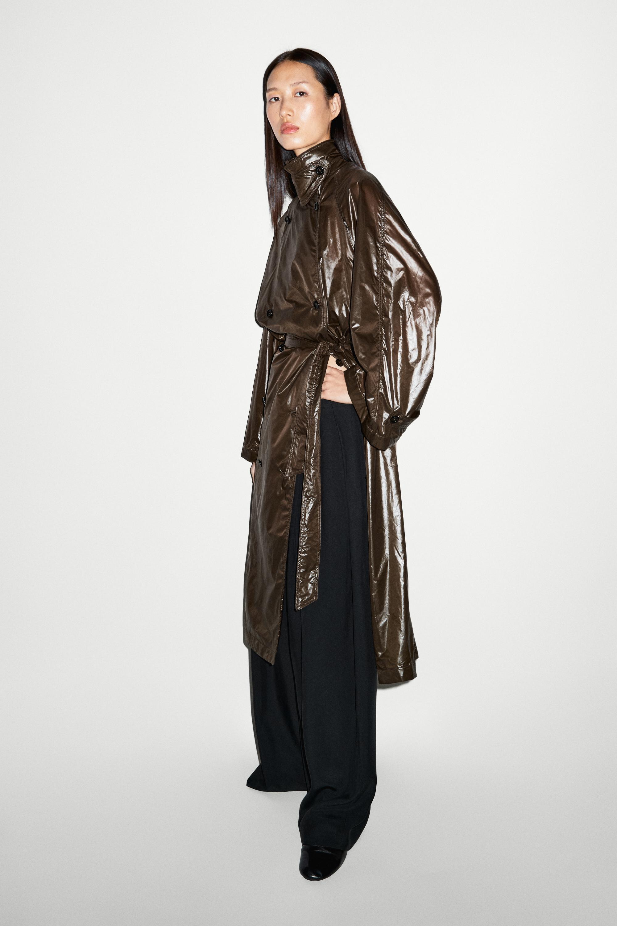 Long flowing trench coat — BOTTLE