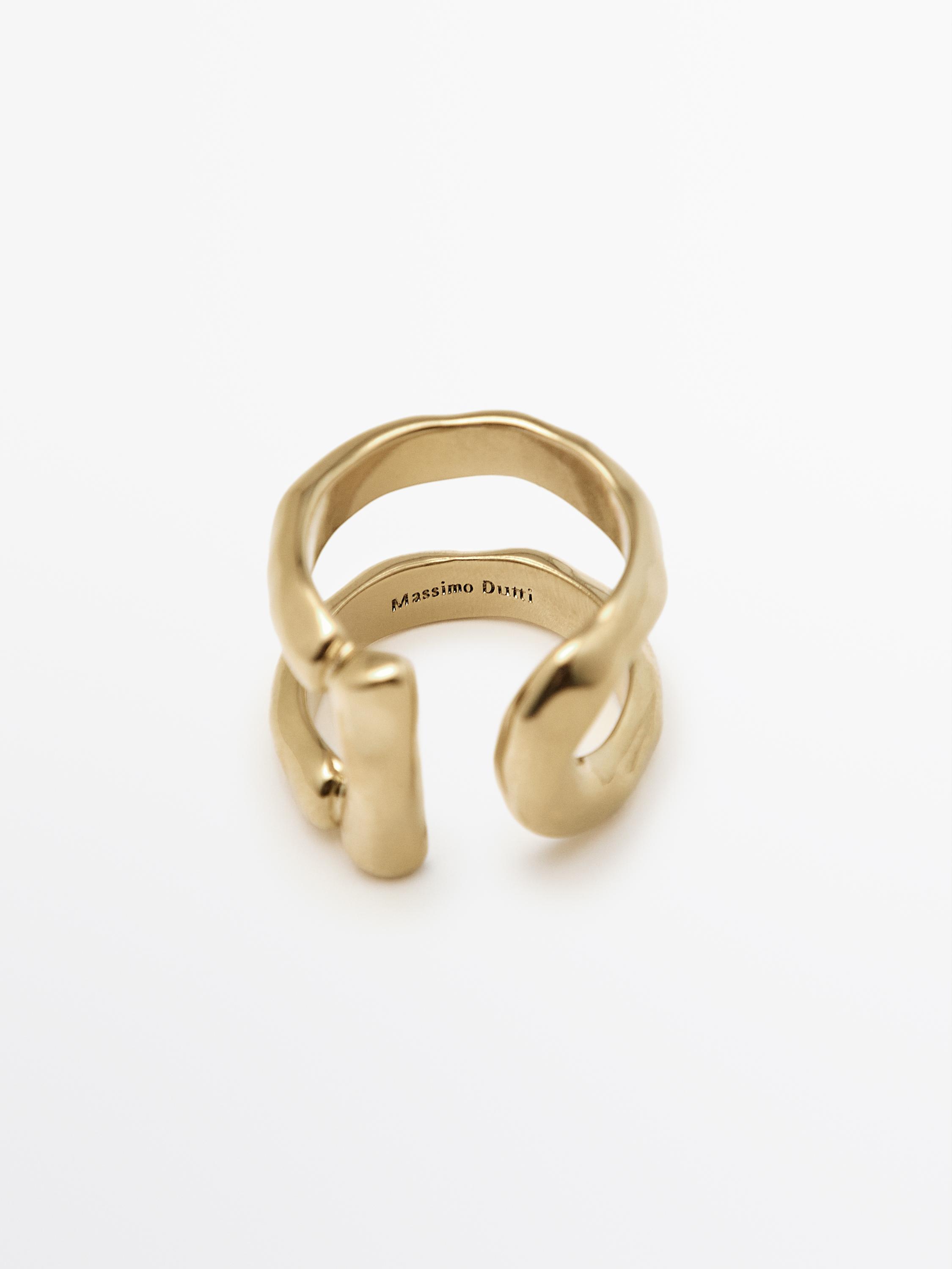 Horseshoe ring