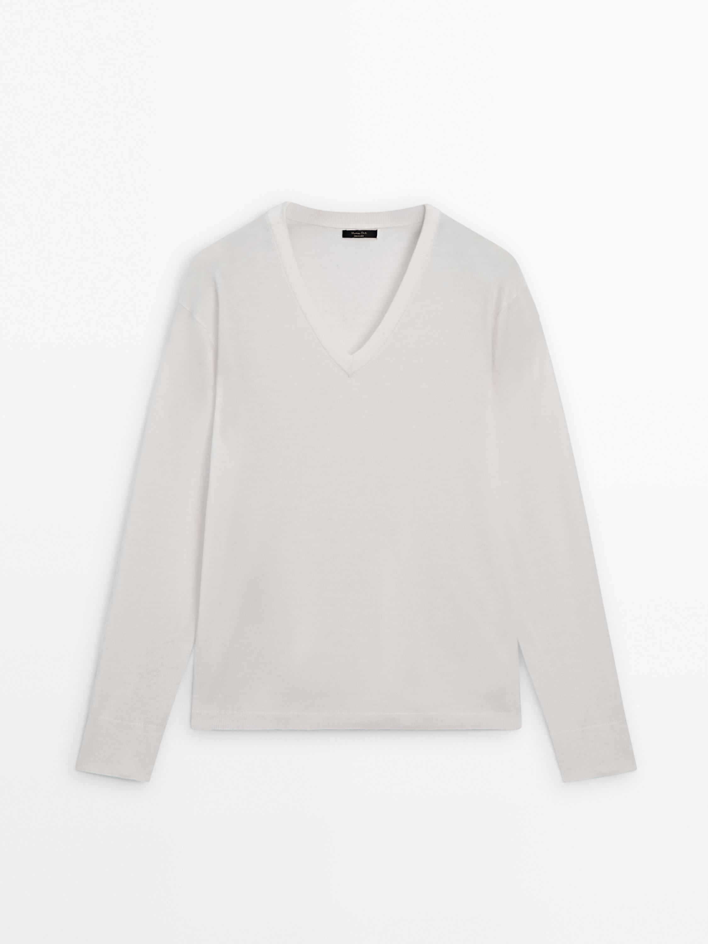 Wool blend V-neck knit sweater