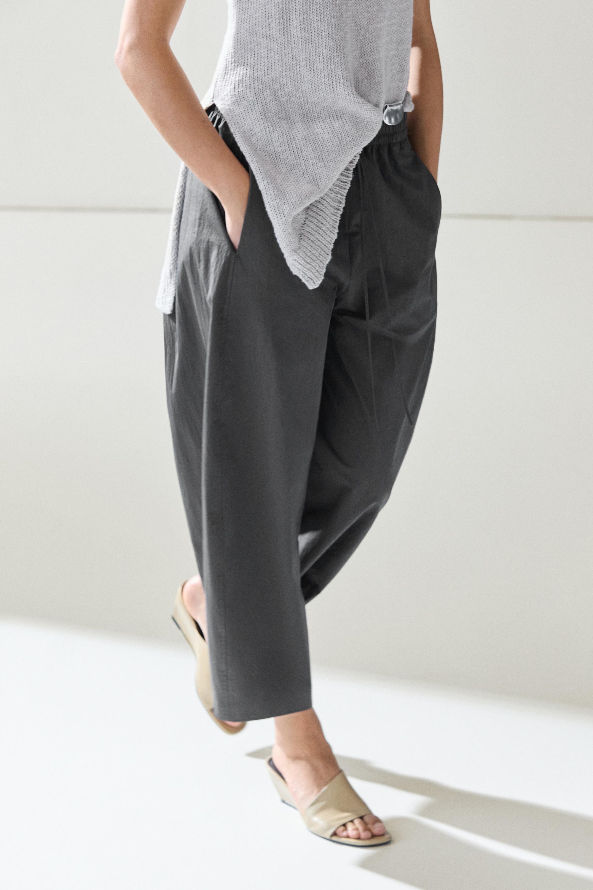 Cropped technical barrel fit pants — Blue