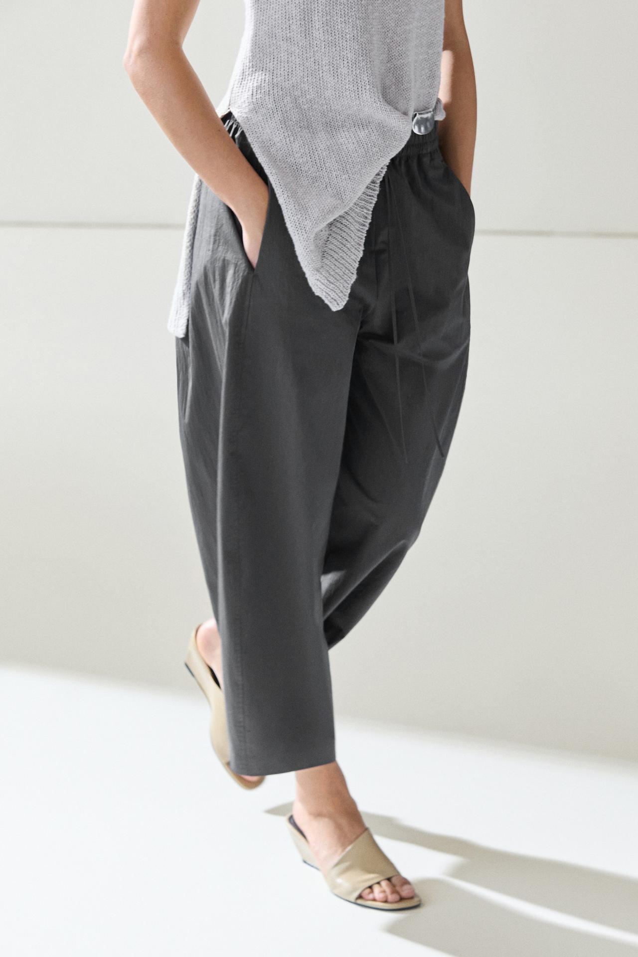 Cropped technical barrel fit pants — Blue