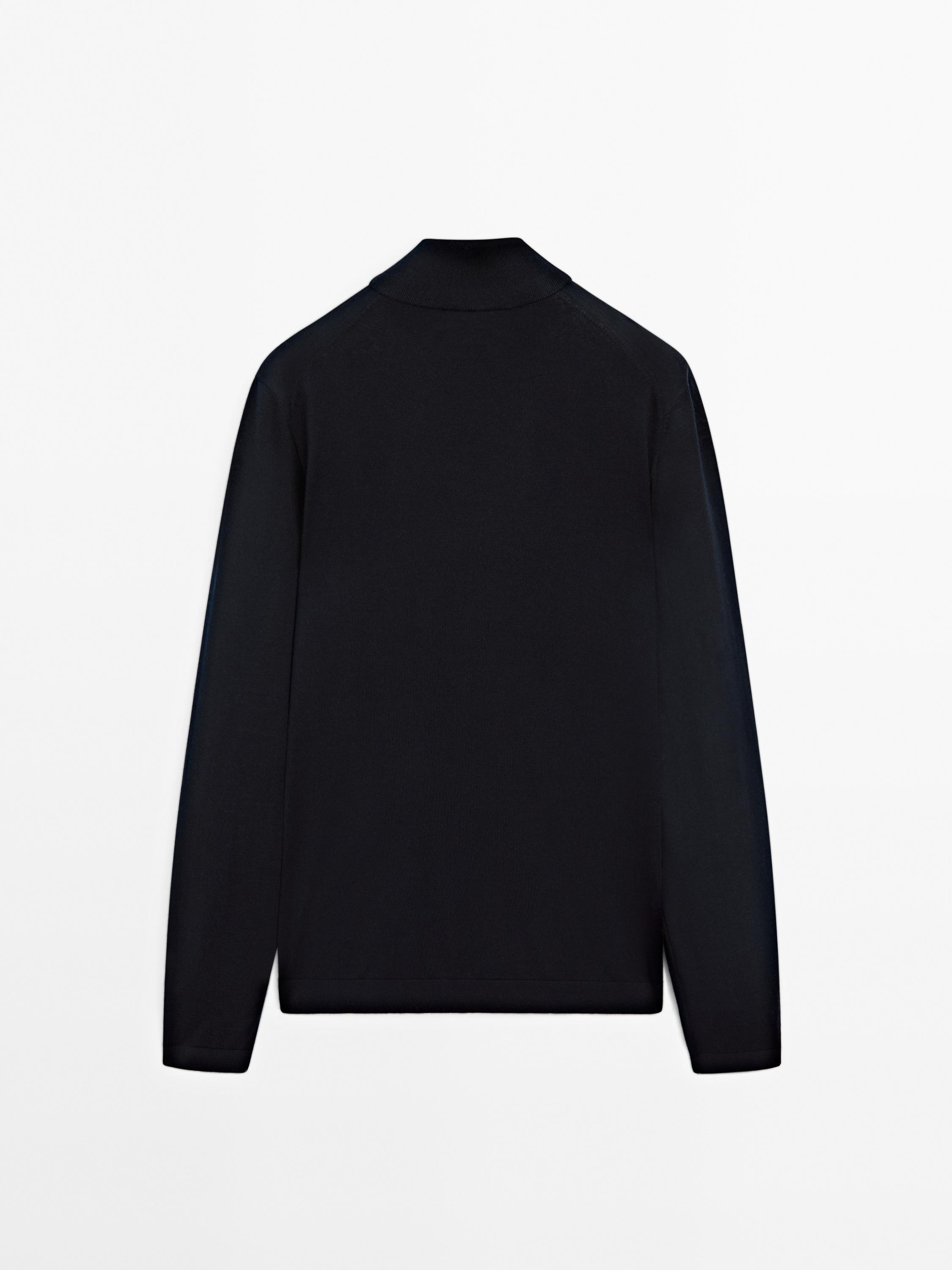 Mock turtleneck sweater in 100% merino wool