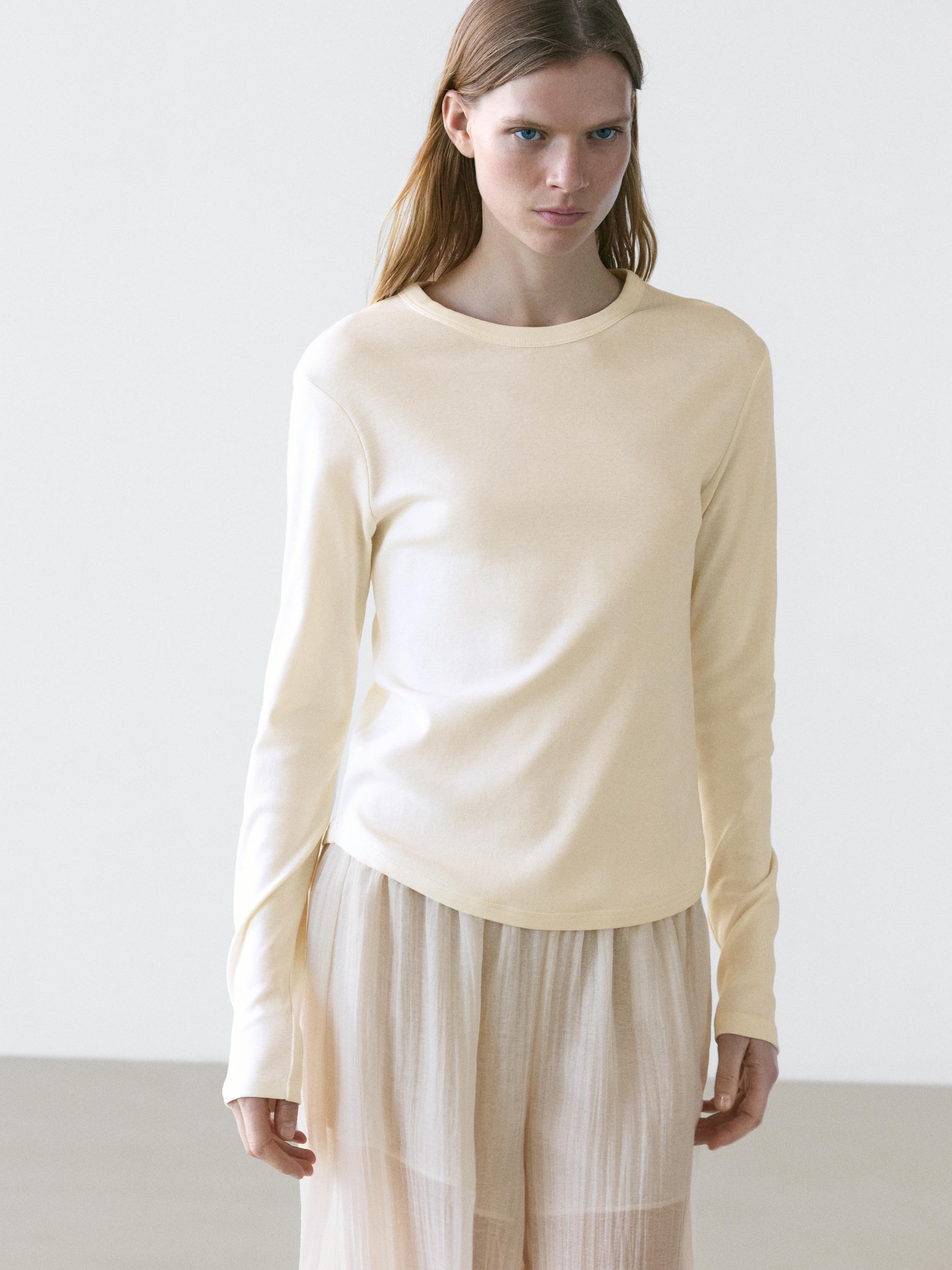 Koszulka z długim rękawem i zaokrąglonym dołem