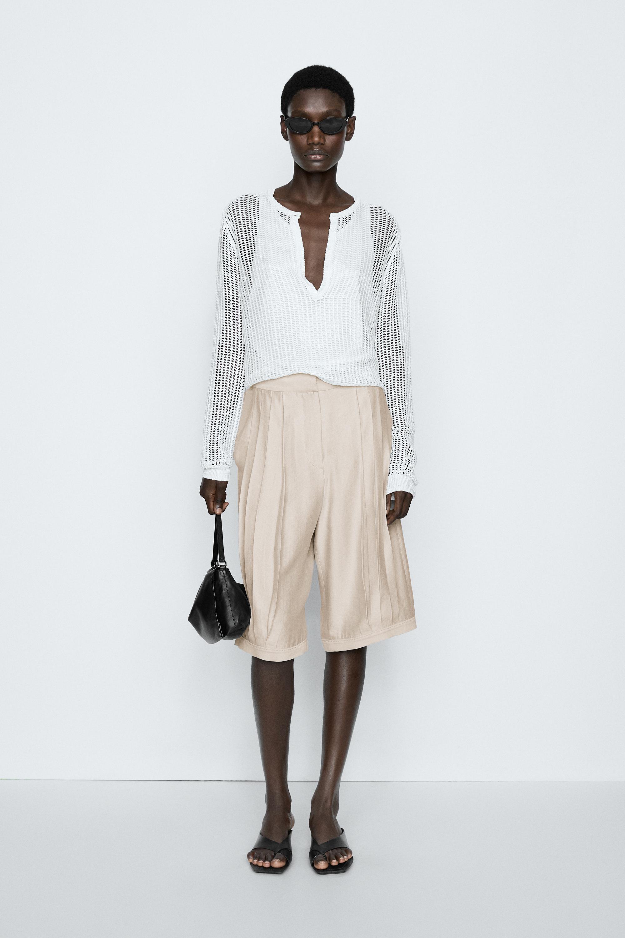 Flowing pleated Bermuda shorts - STUDIO