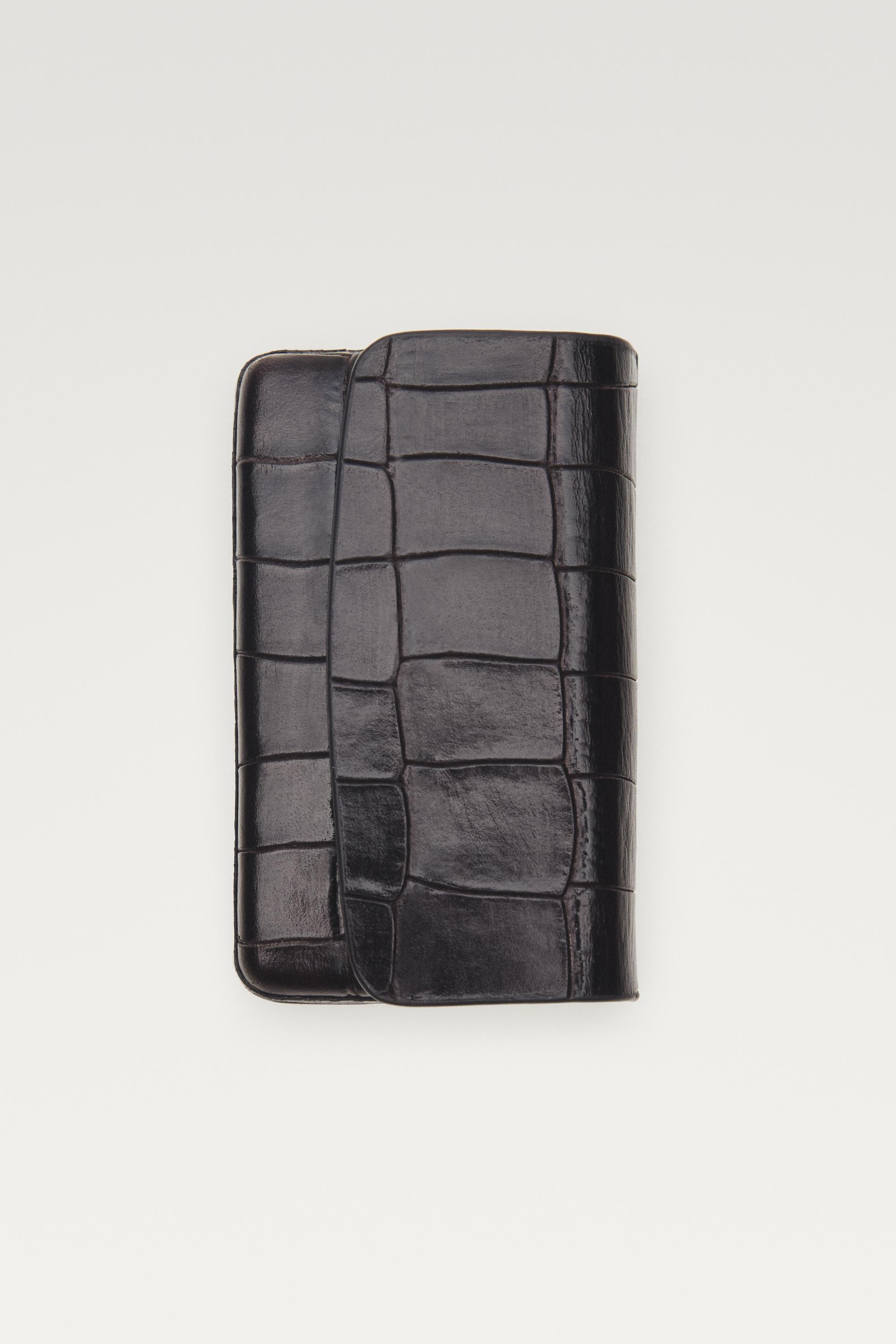 Crocodile-textured leather card holder