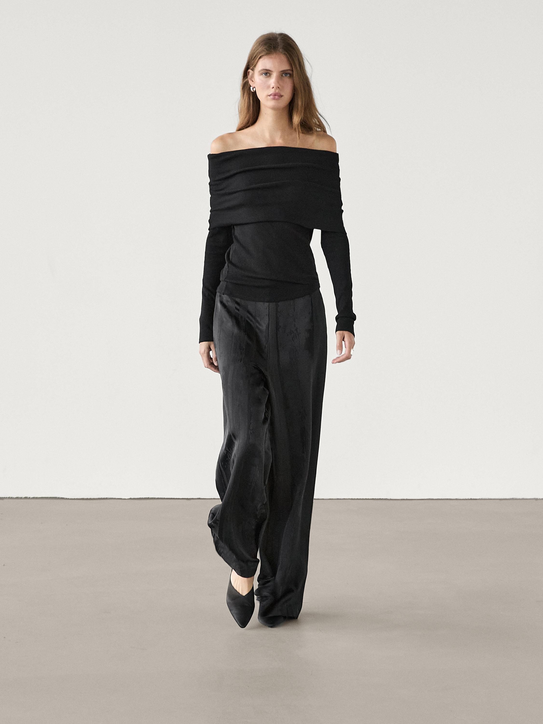 Flowing wide-leg trousers