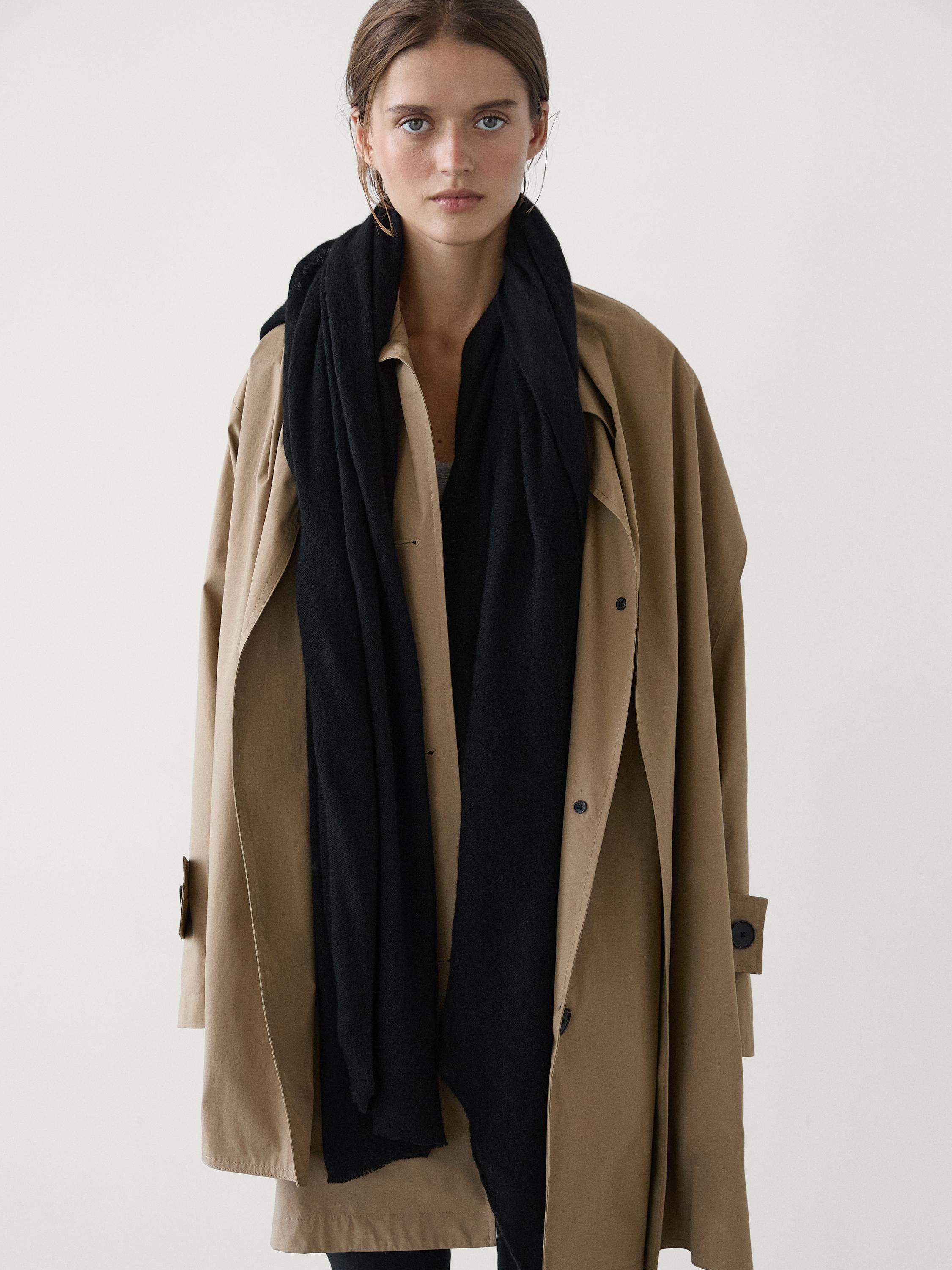 100% cashmere scarf with melange detail