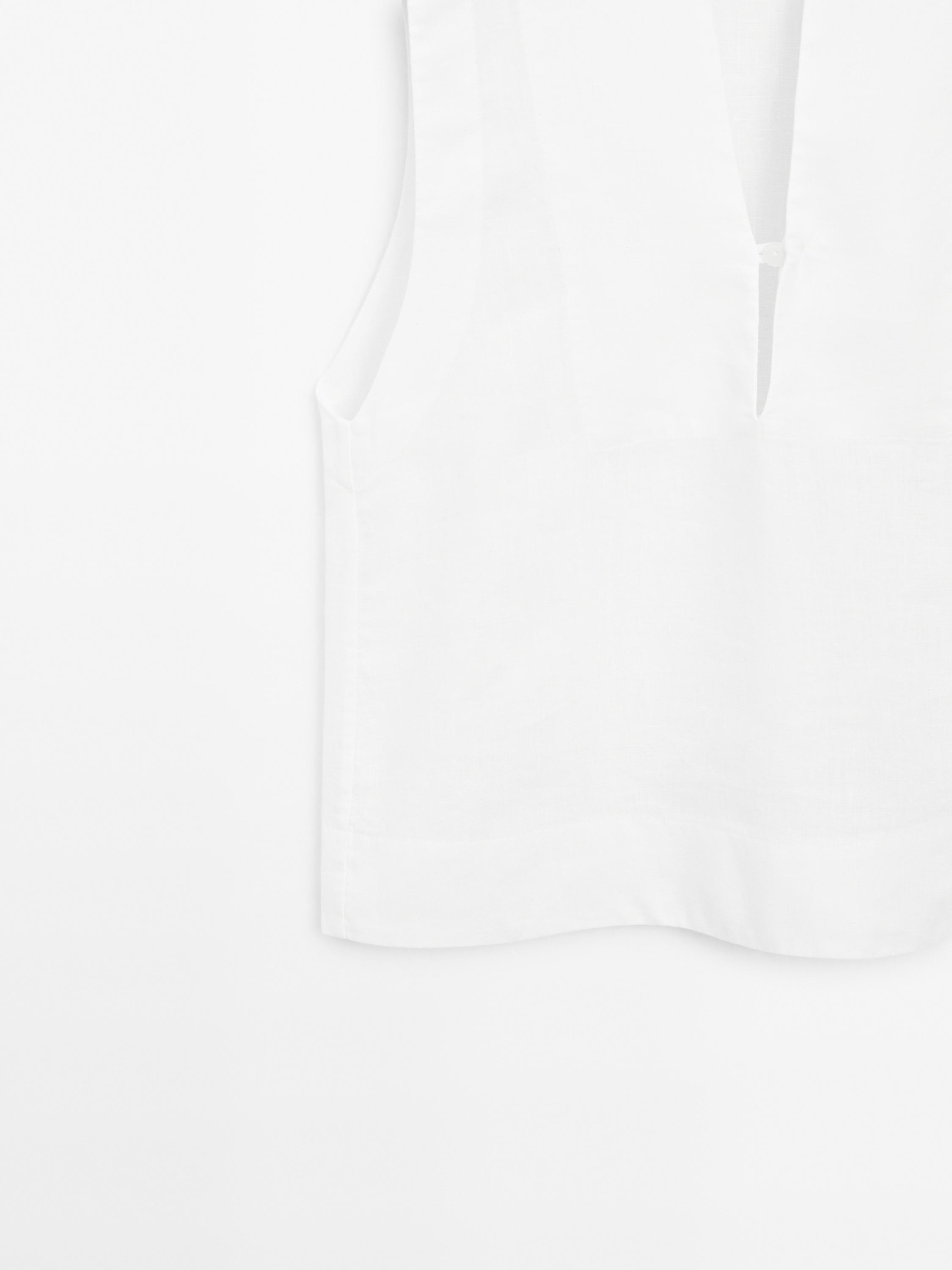 100% linen blouse with seam details