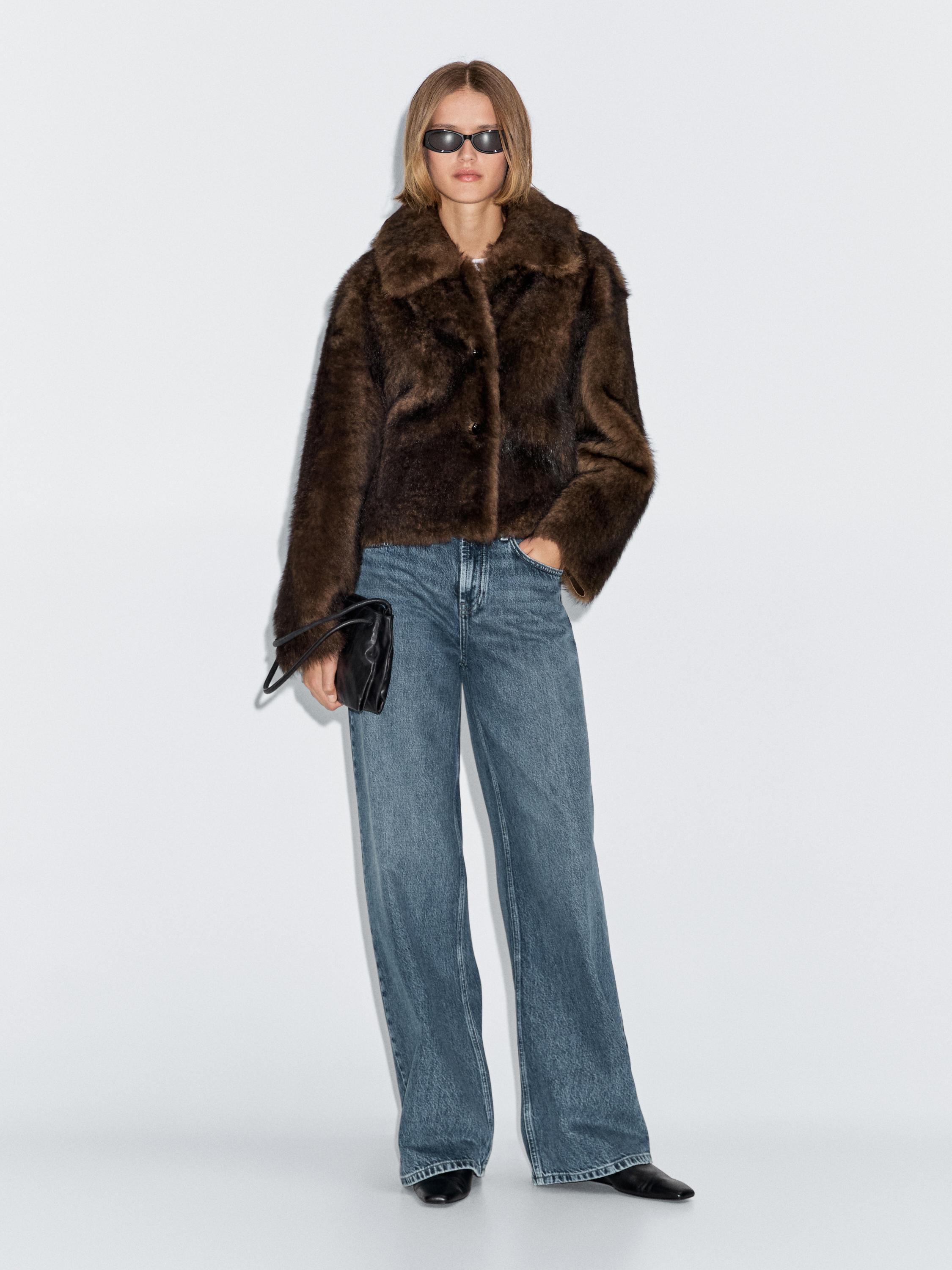 Short leather coat with fur — BROWN