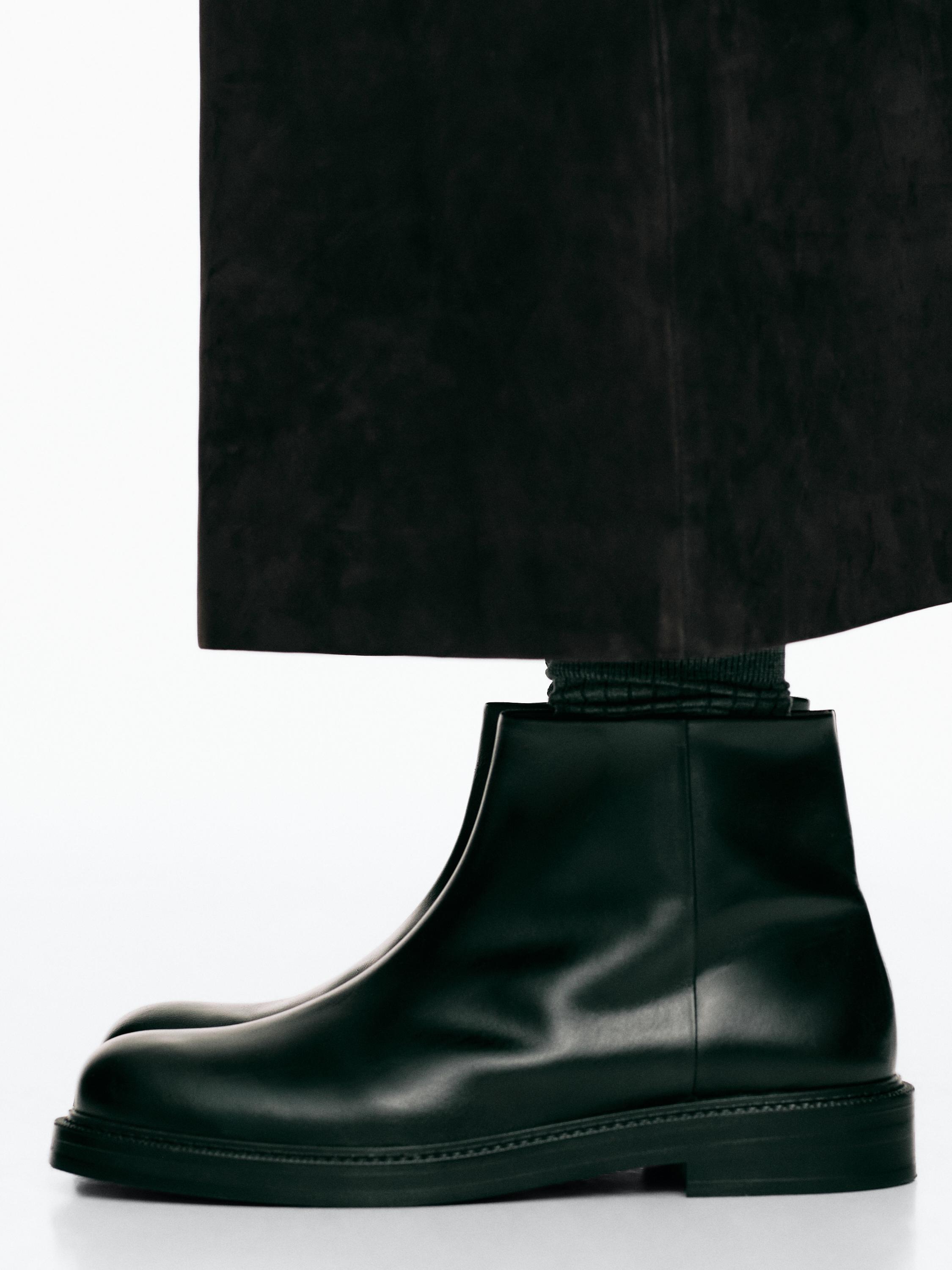 Leather ankle boots with suede lining — BLACK