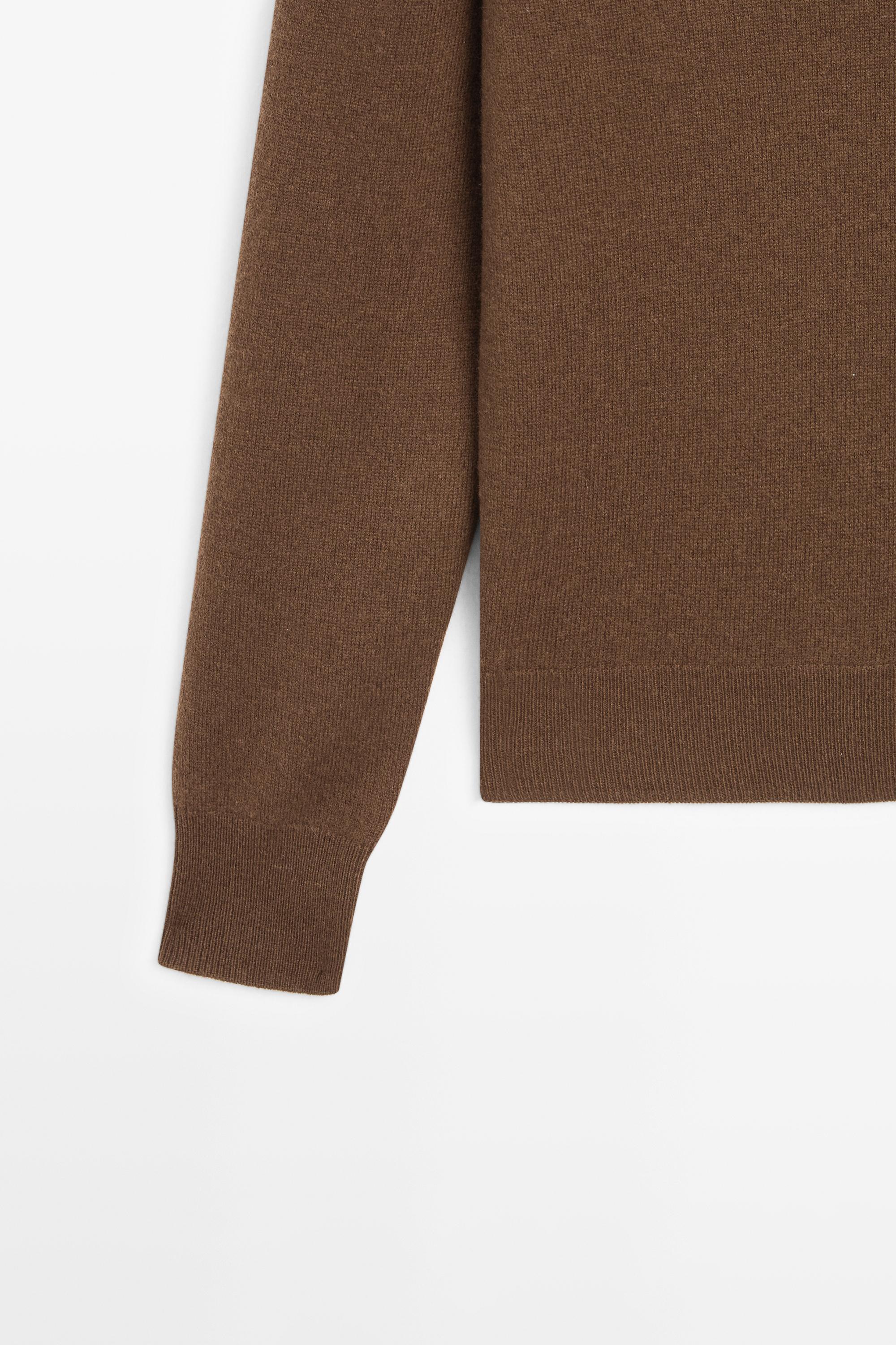Wool blend V-neck knit sweater — TOFFEE