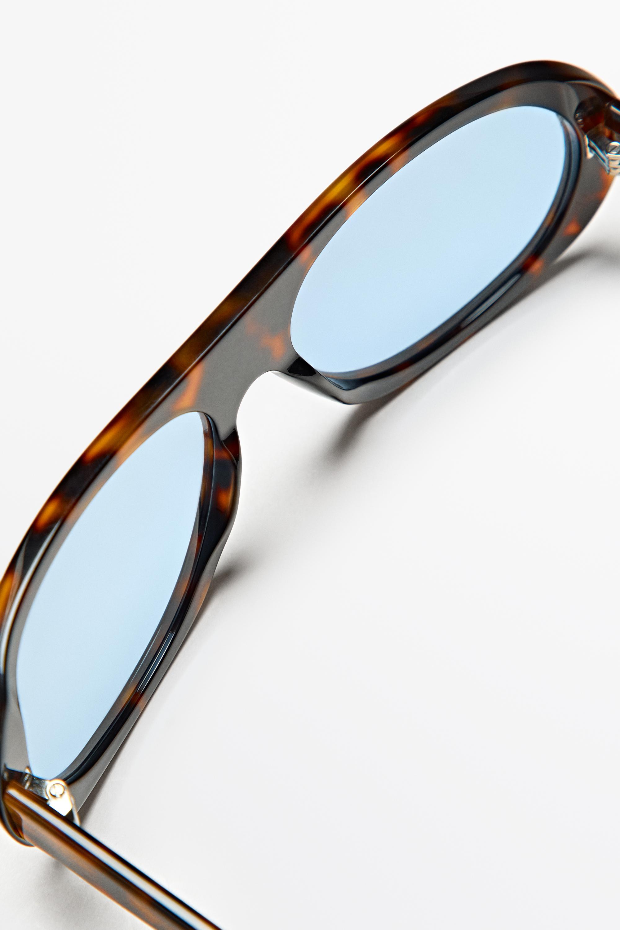 Wide tortoiseshell-effect sunglasses — BLUE