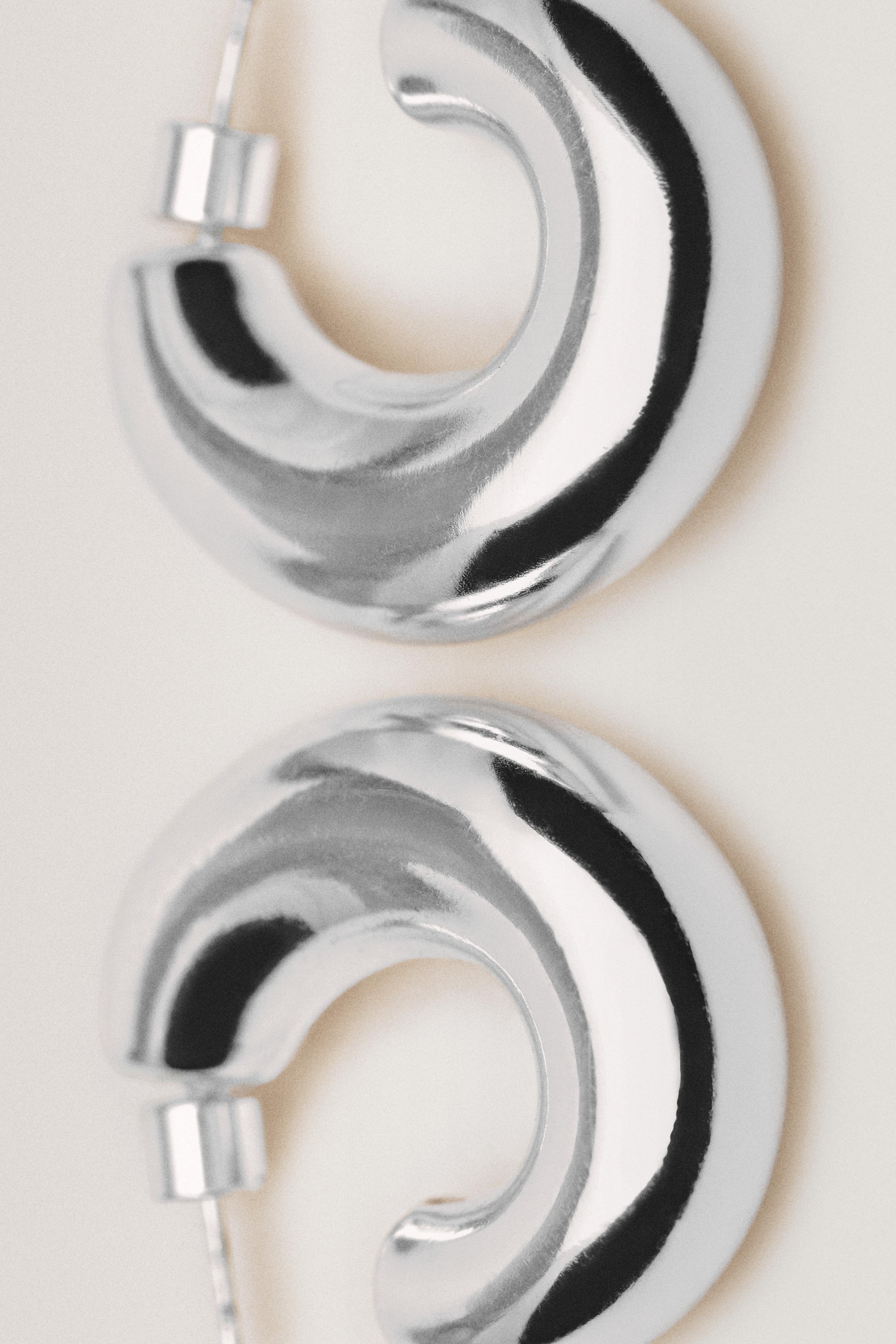 Boucles d’oreilles anneaux à brillants