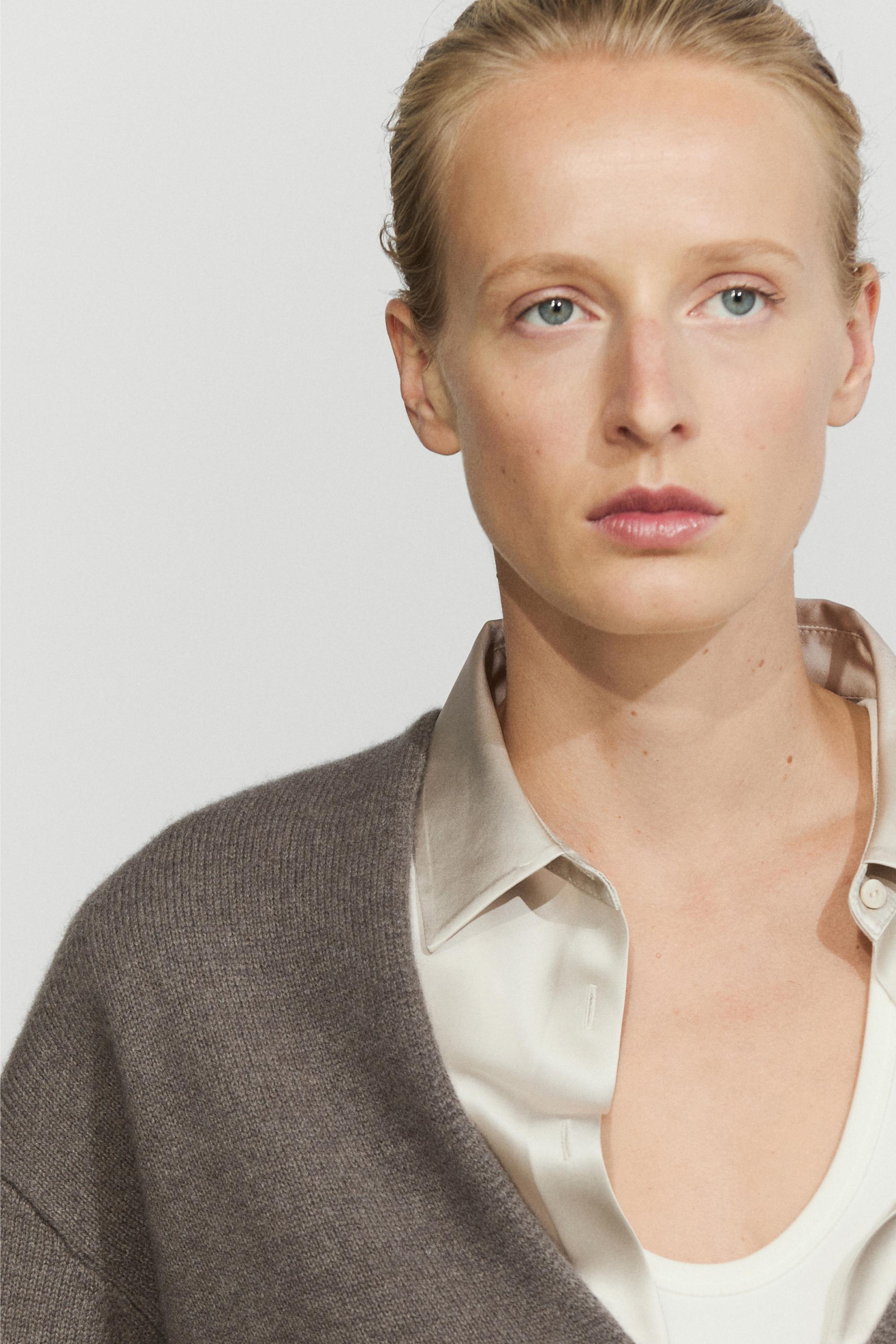 Long-line knit sweater with neckline detail — TAUPE GREY