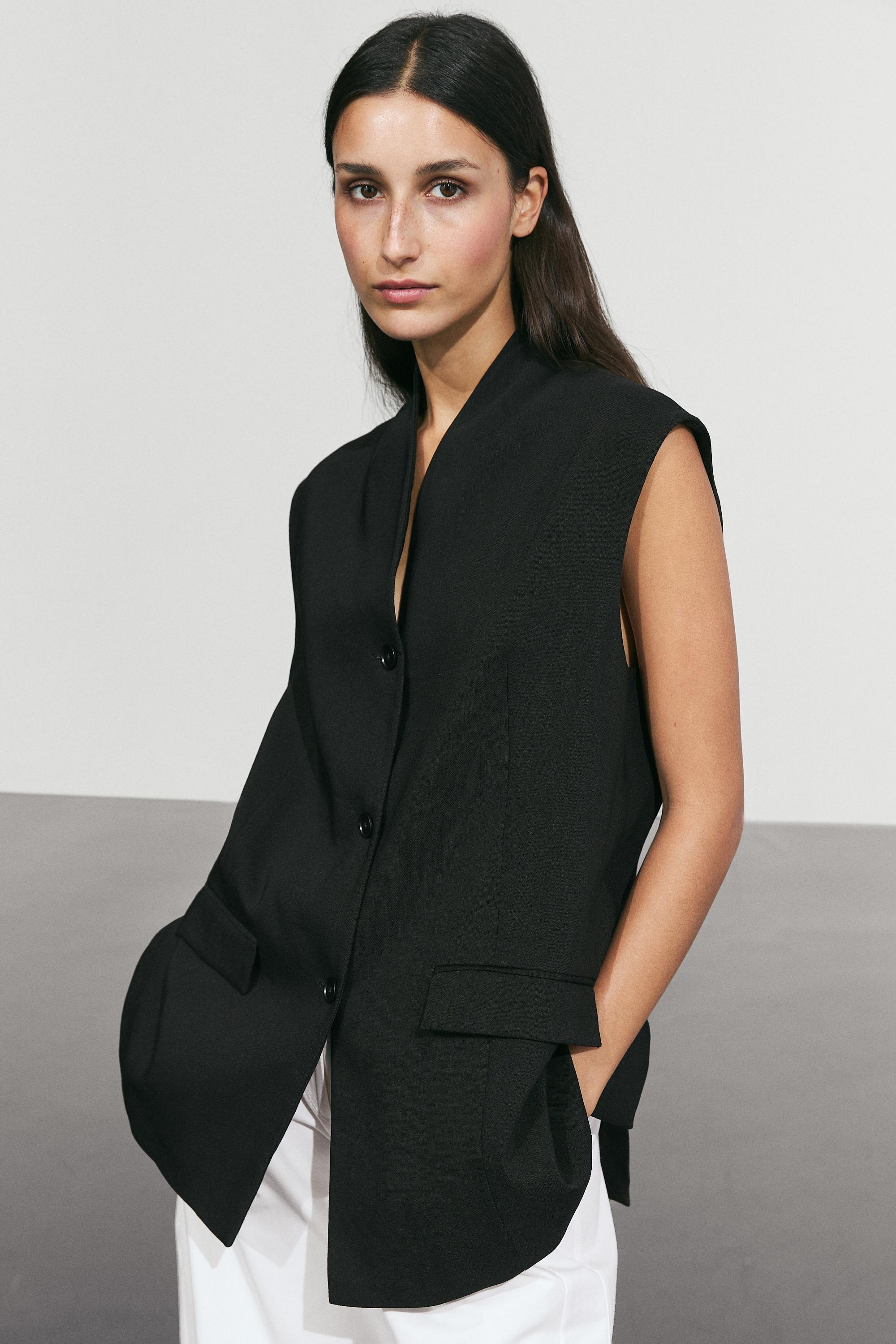 High-neck vest — BLACK