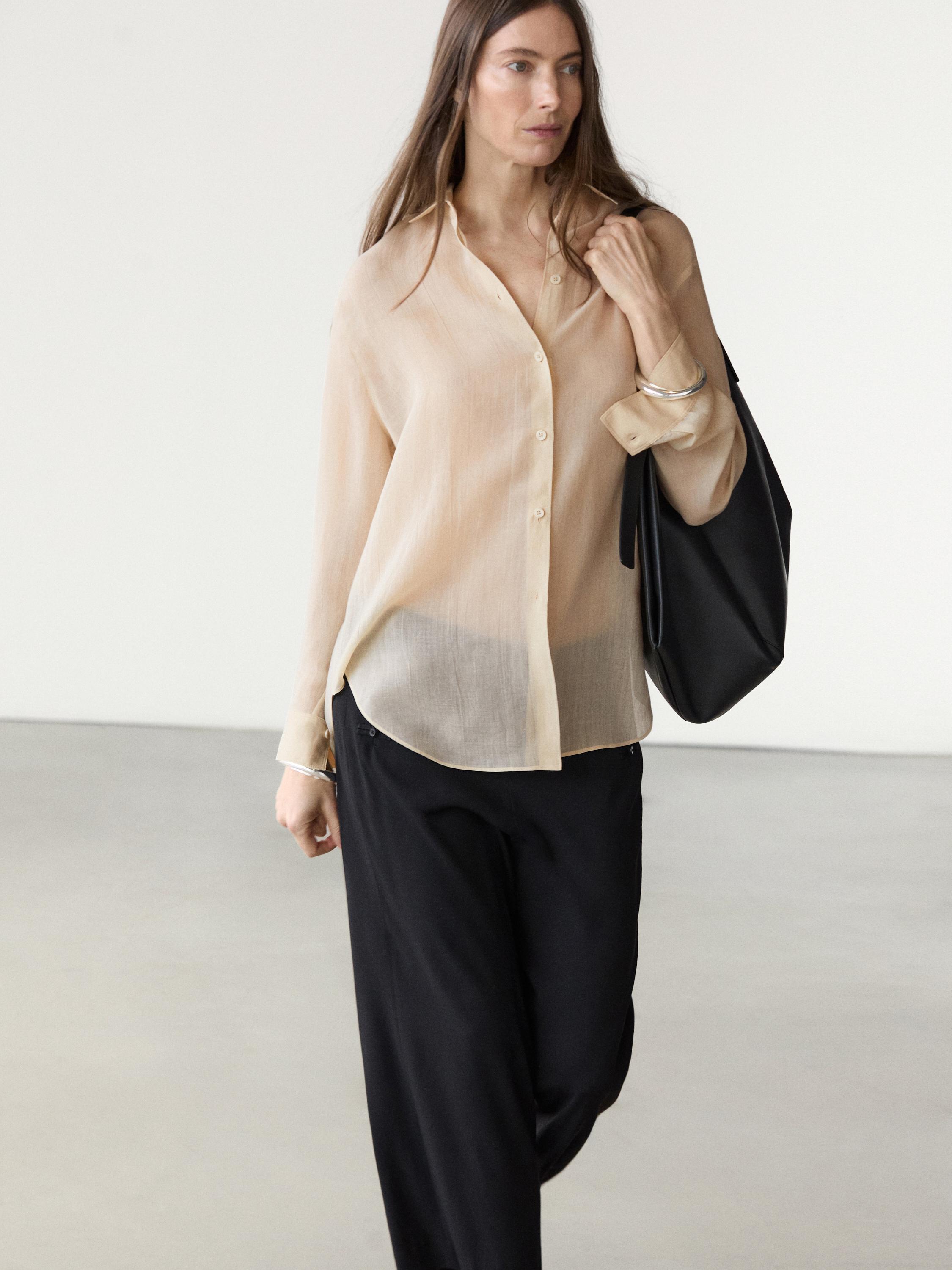 Flowing shirt with shirt collar — Beige