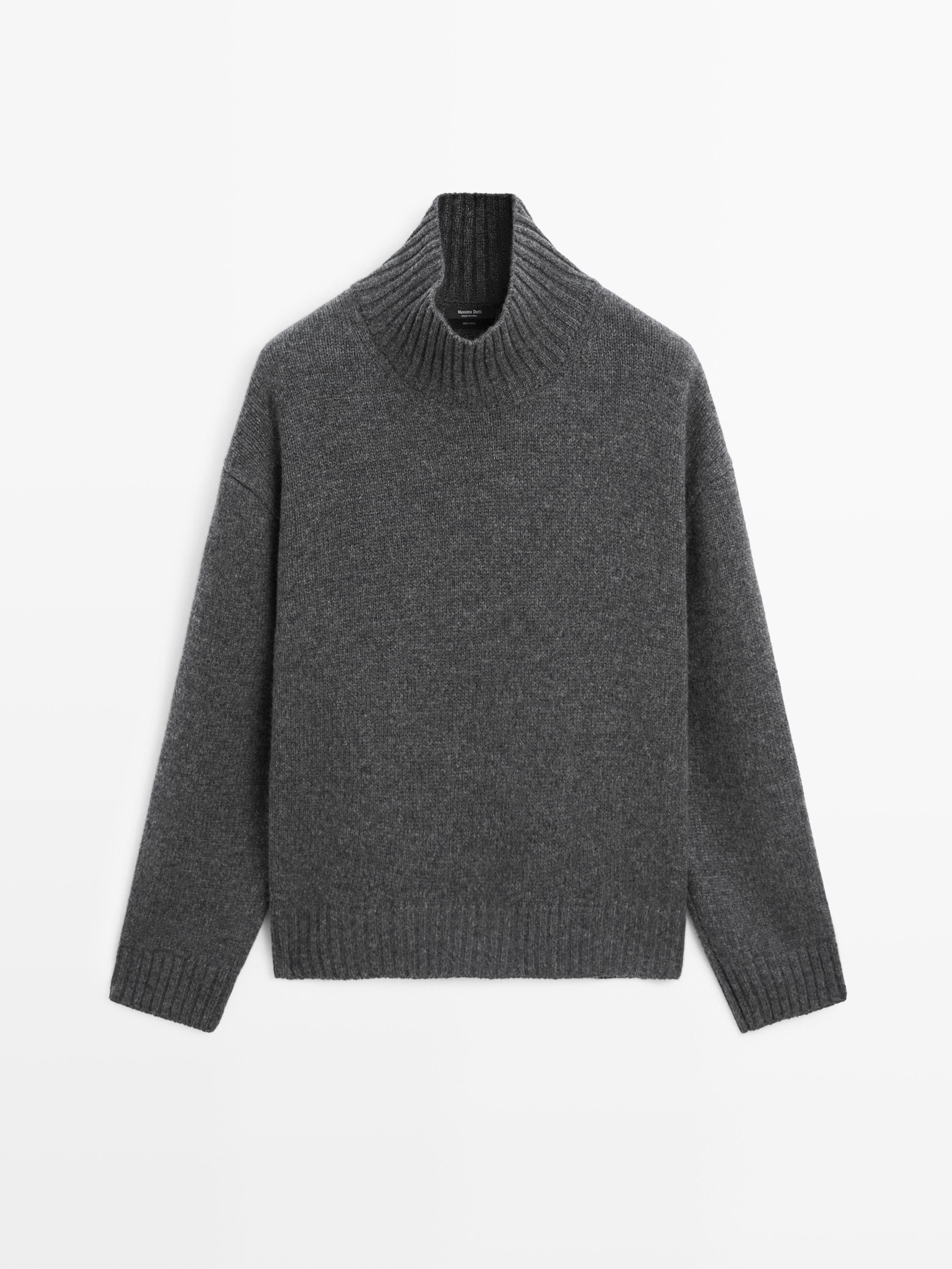 Wool turtleneck knit sweater