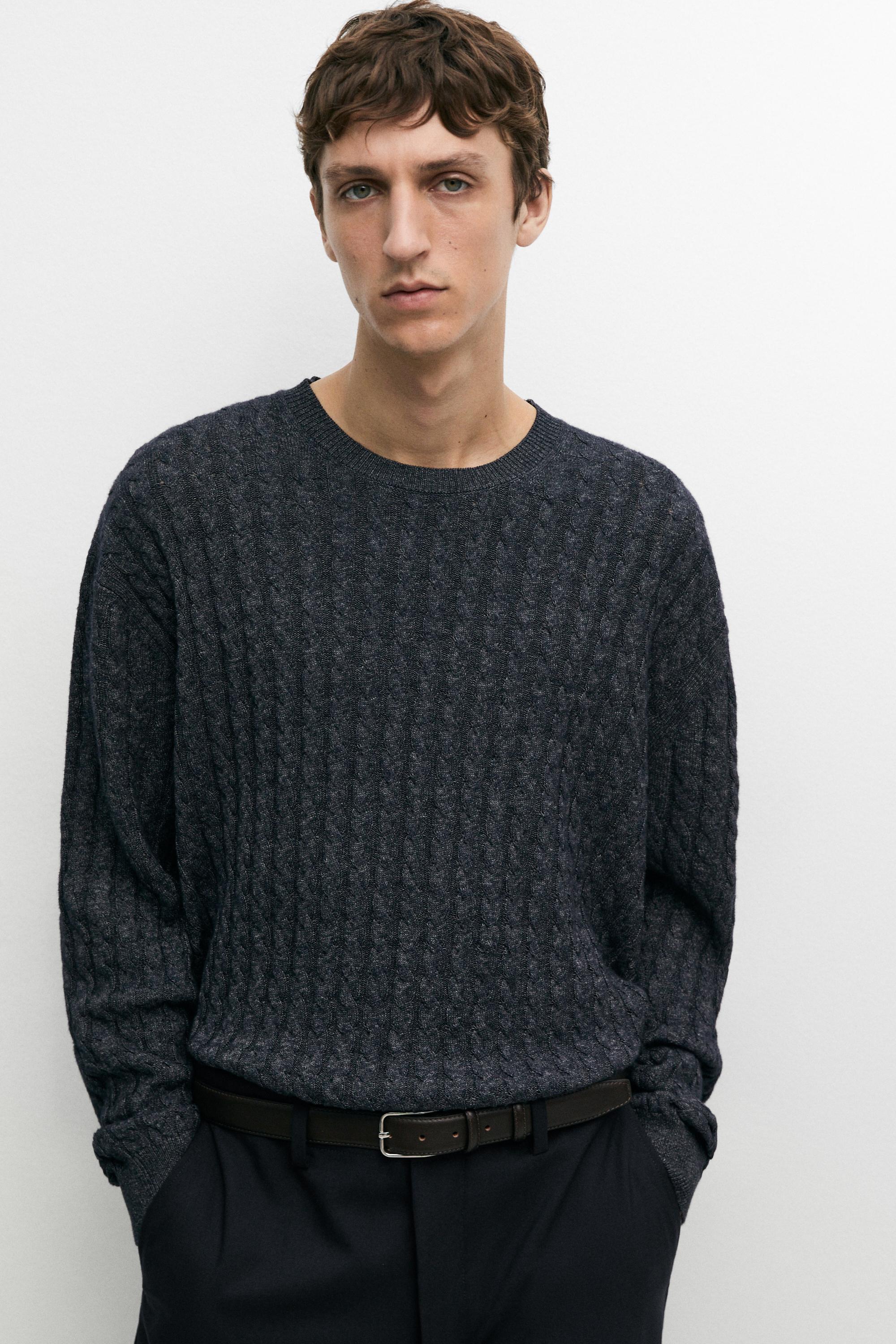 Cable knit round neck sweater