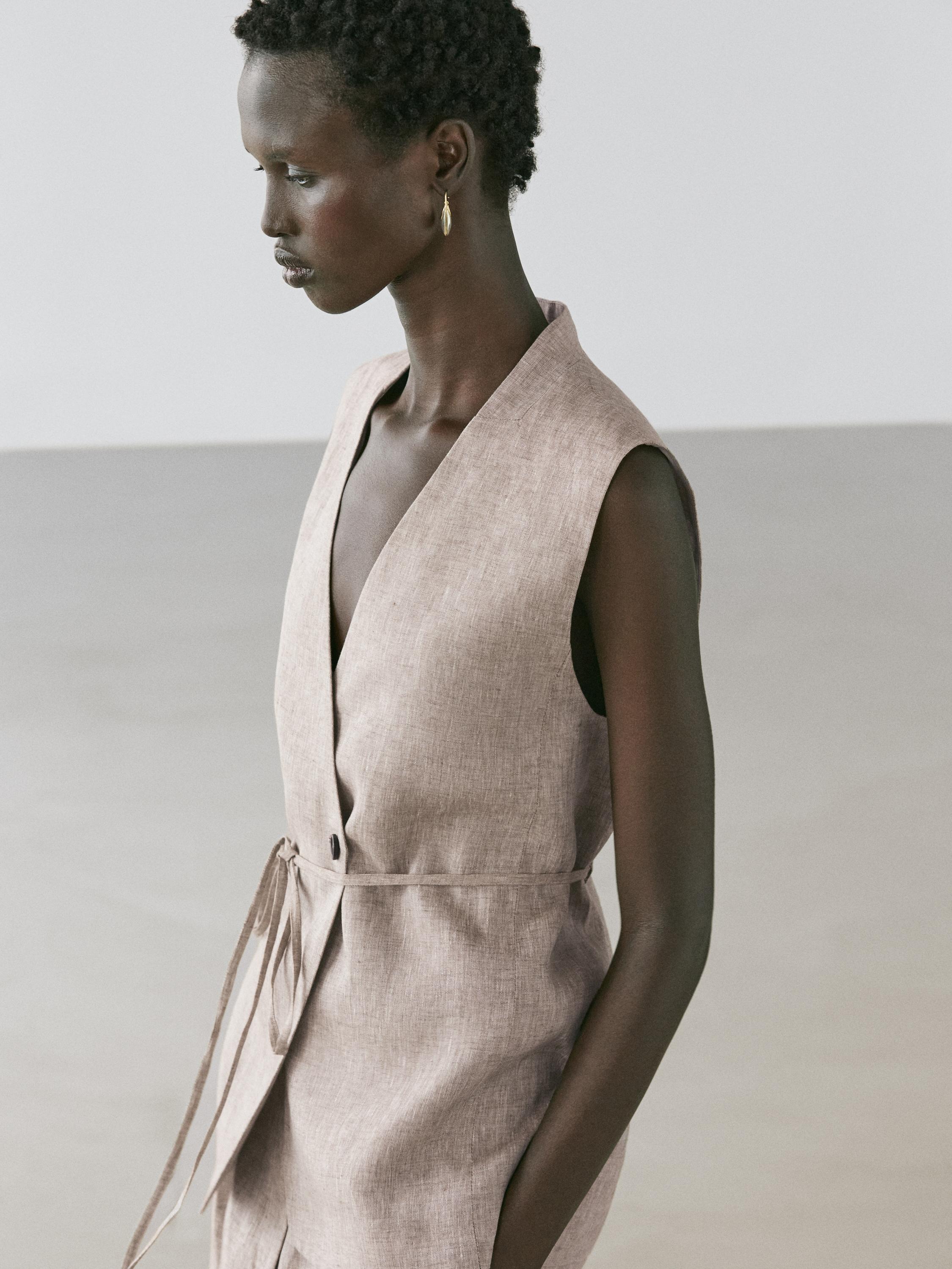 Double-breasted suit waistcoat — BEIGE
