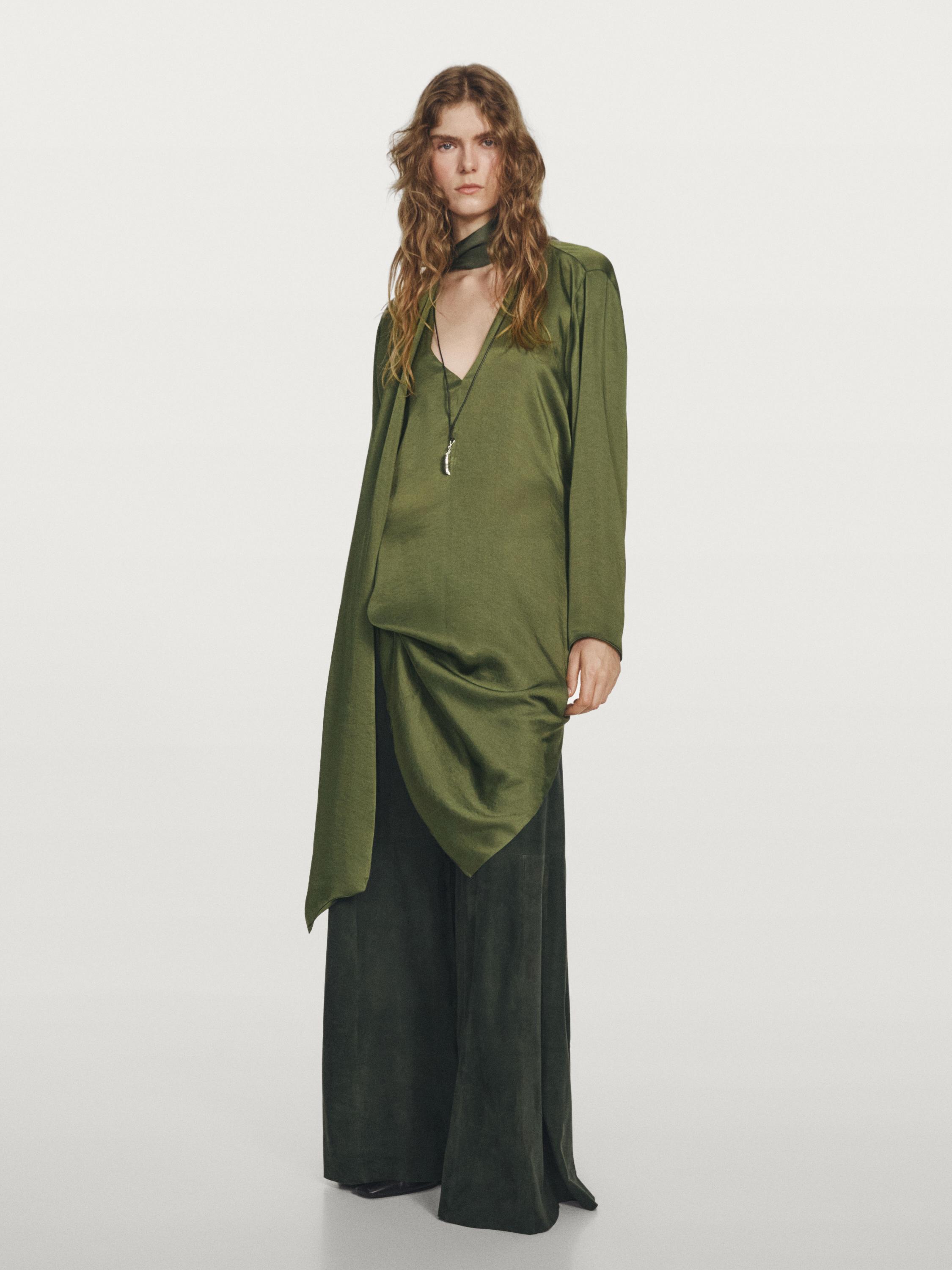 Blusa longa escote pico lazada - STUDIO