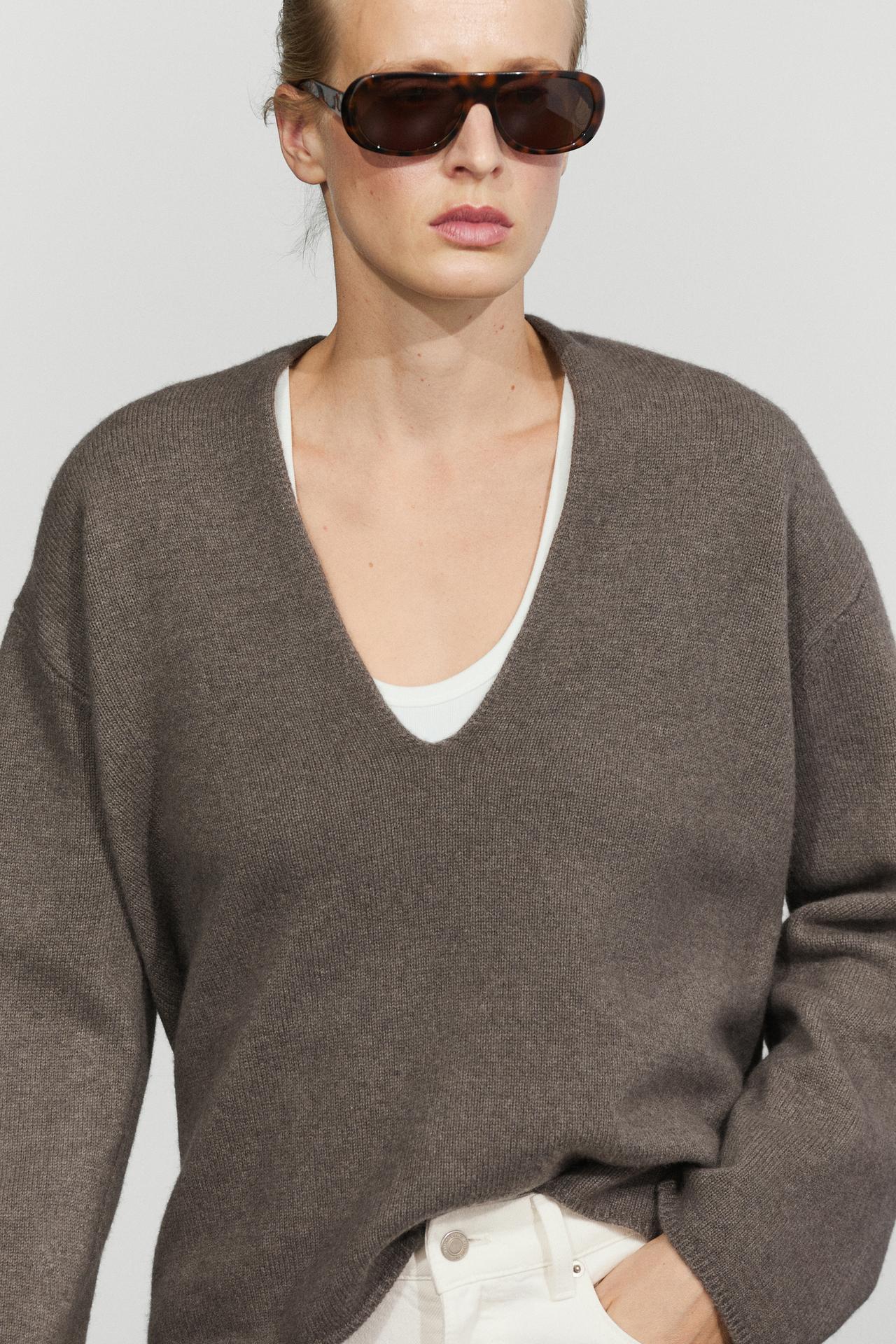 Long-line knit sweater with neckline detail — TAUPE GREY