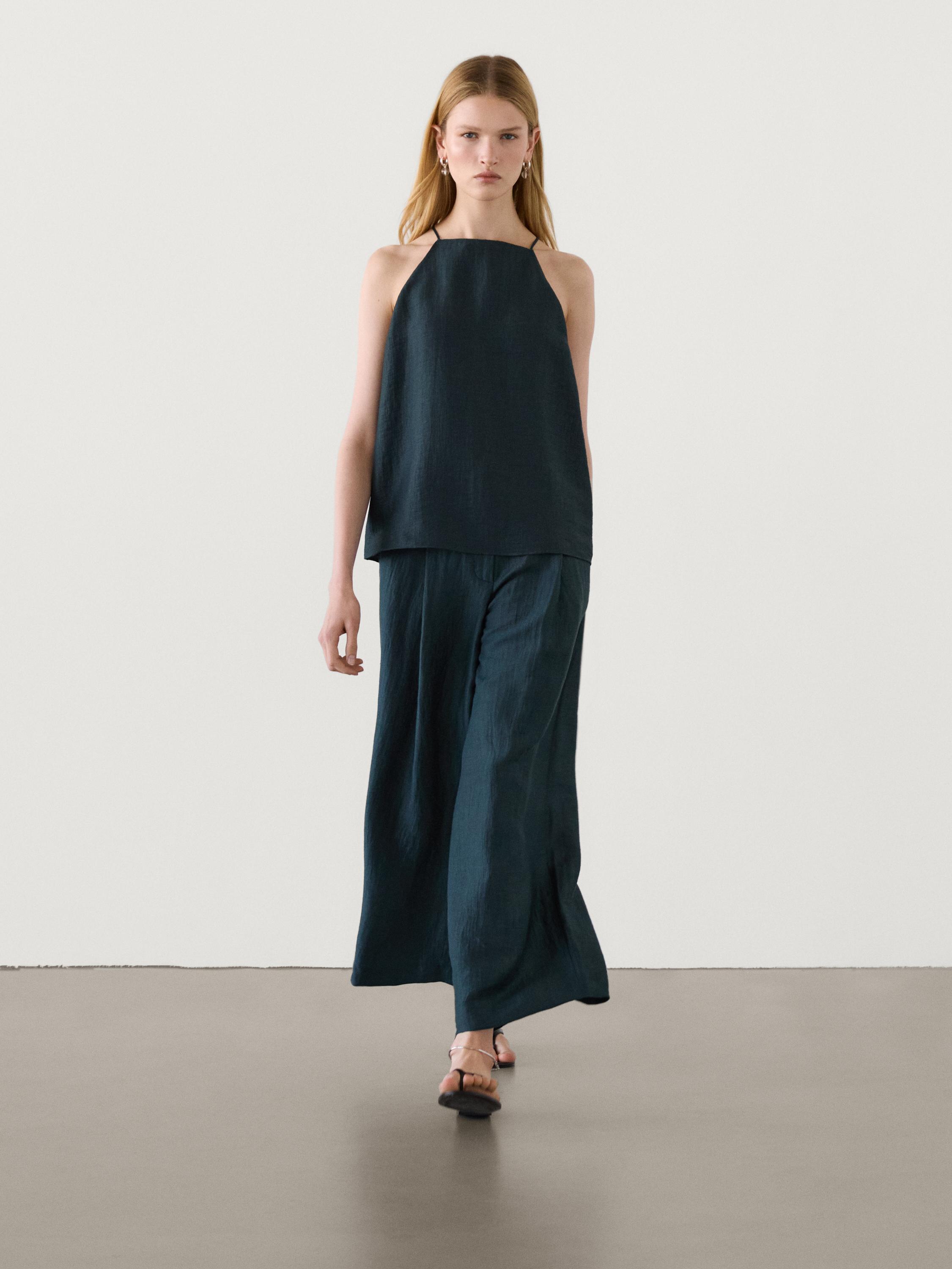 توب من الكتان المخلوط بظهر مفتوح