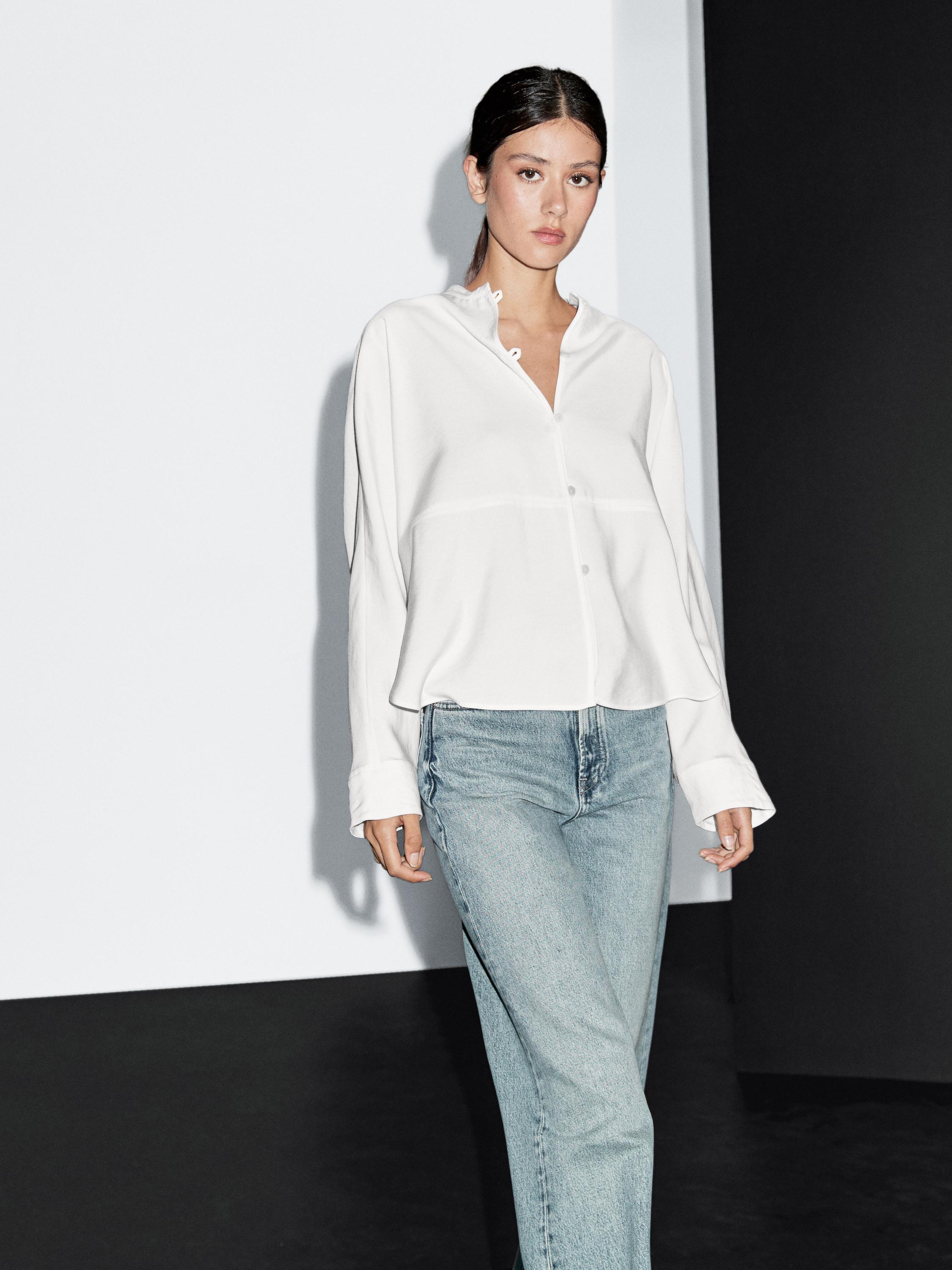 Stand collar shirt with front seam