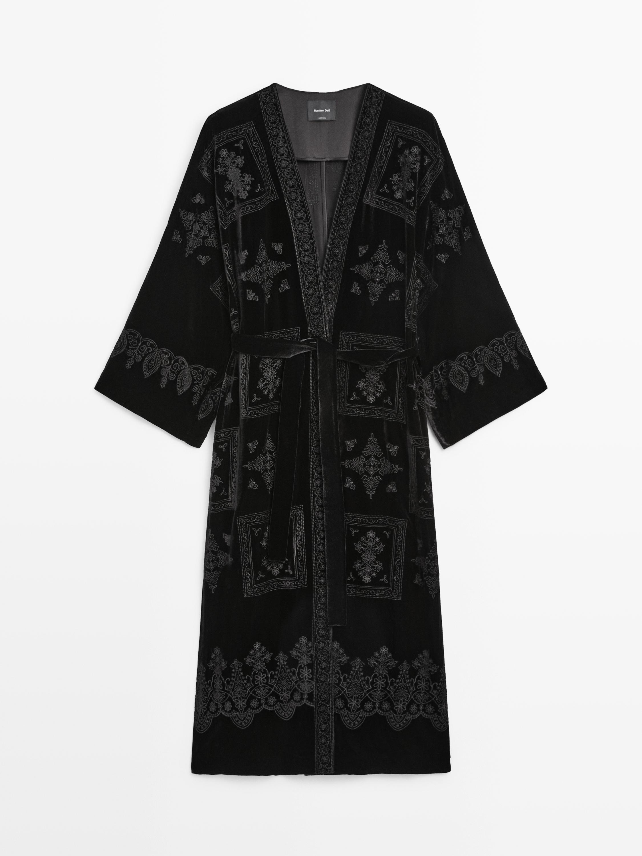 Long embroidered velvet kimono
