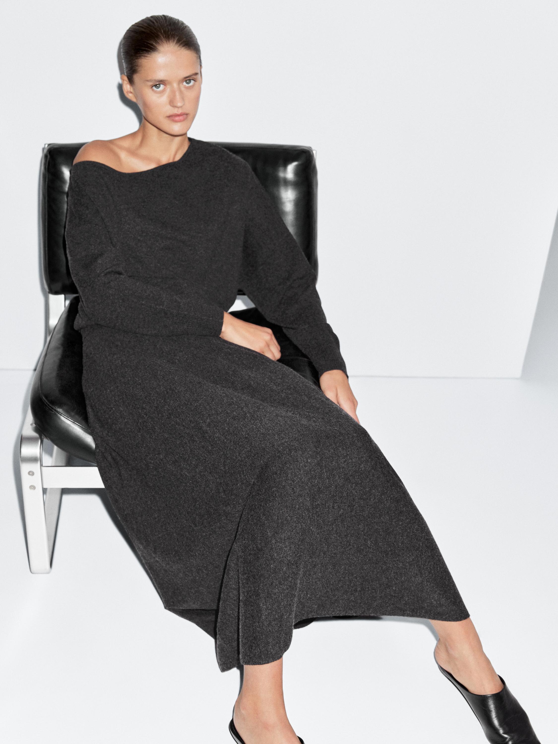 Saia comprida de malha em evasê com lã