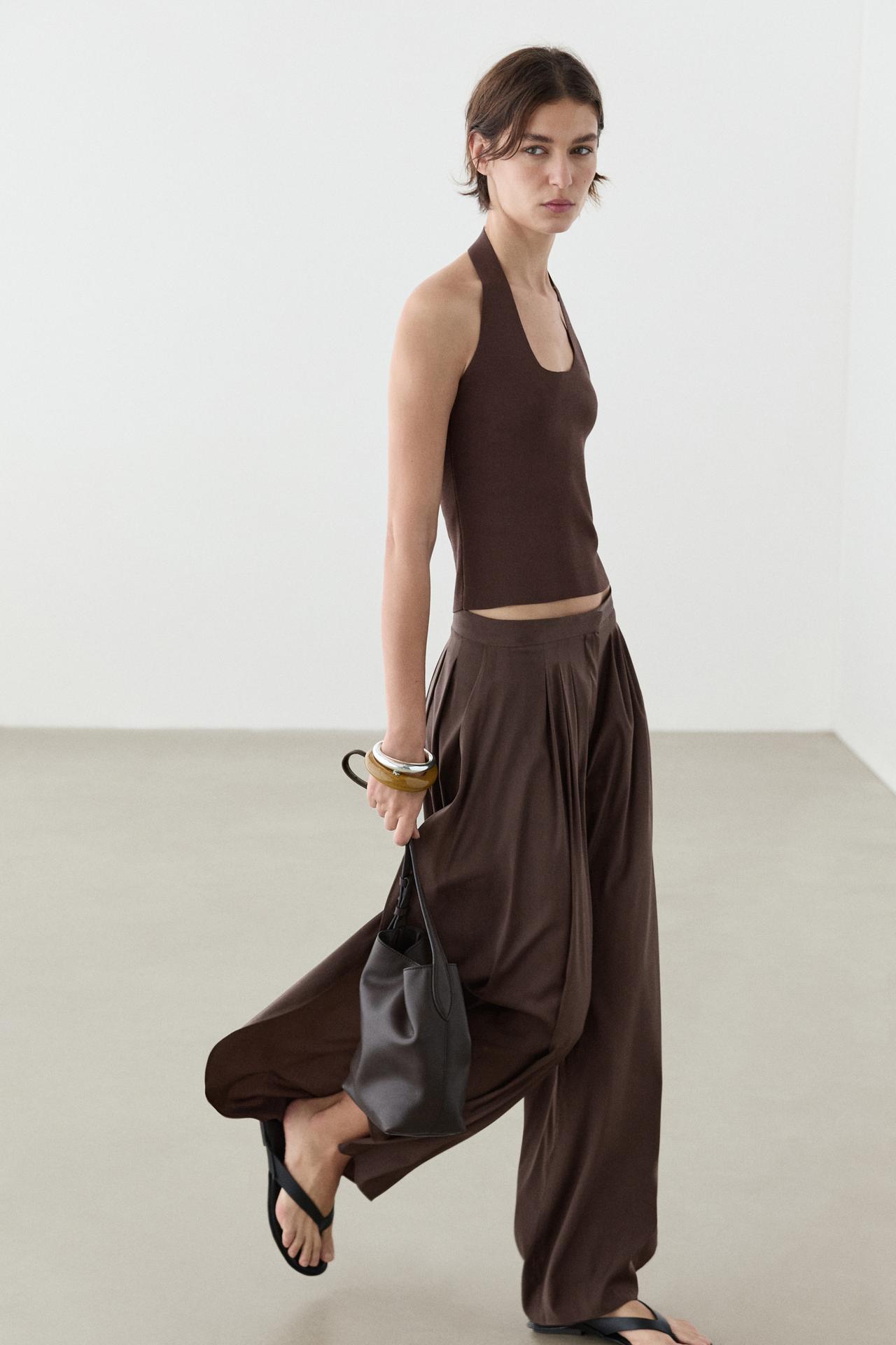 Fitted knit halter top — BROWN
