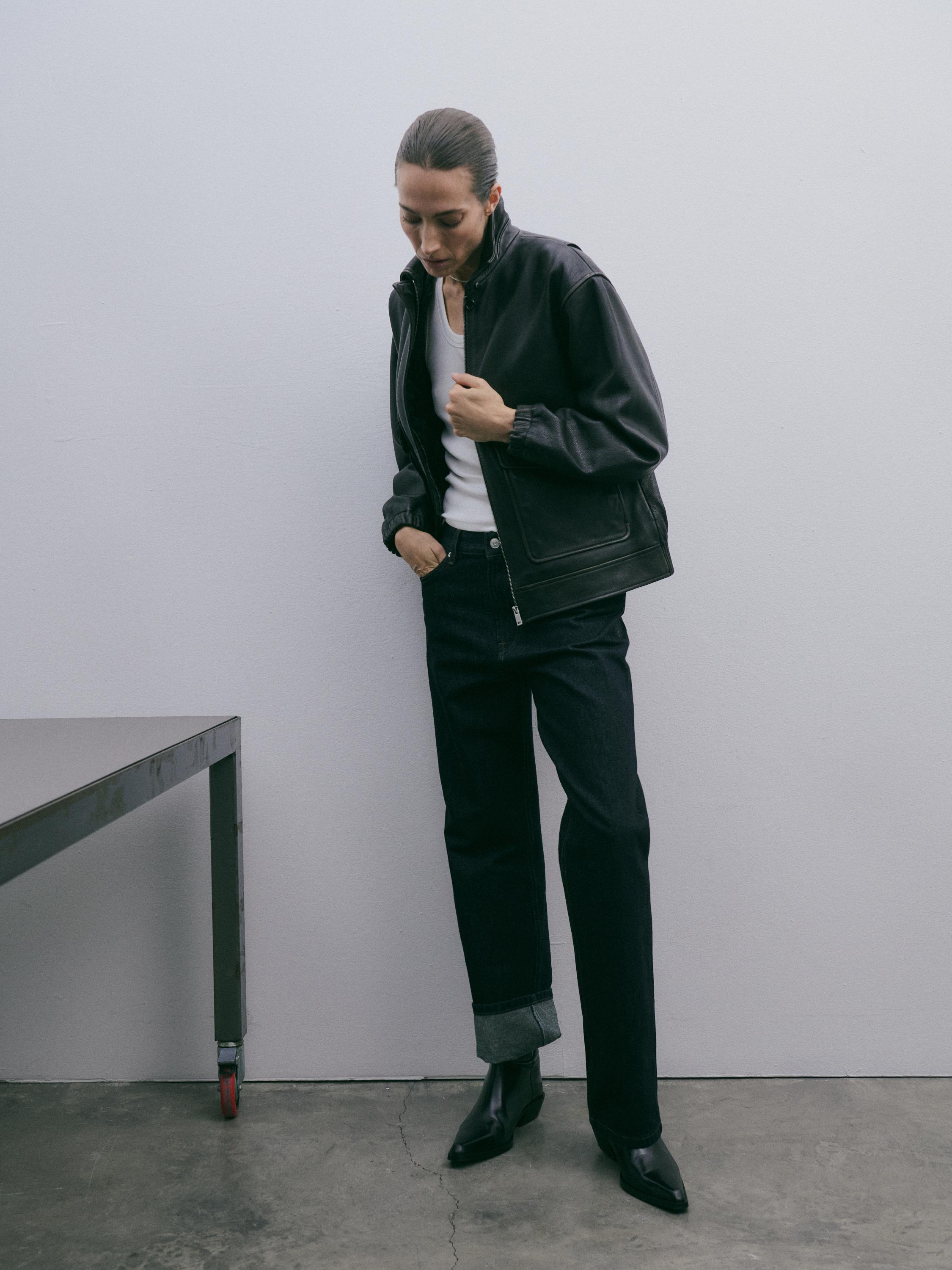 Straight-leg high-waist jeans