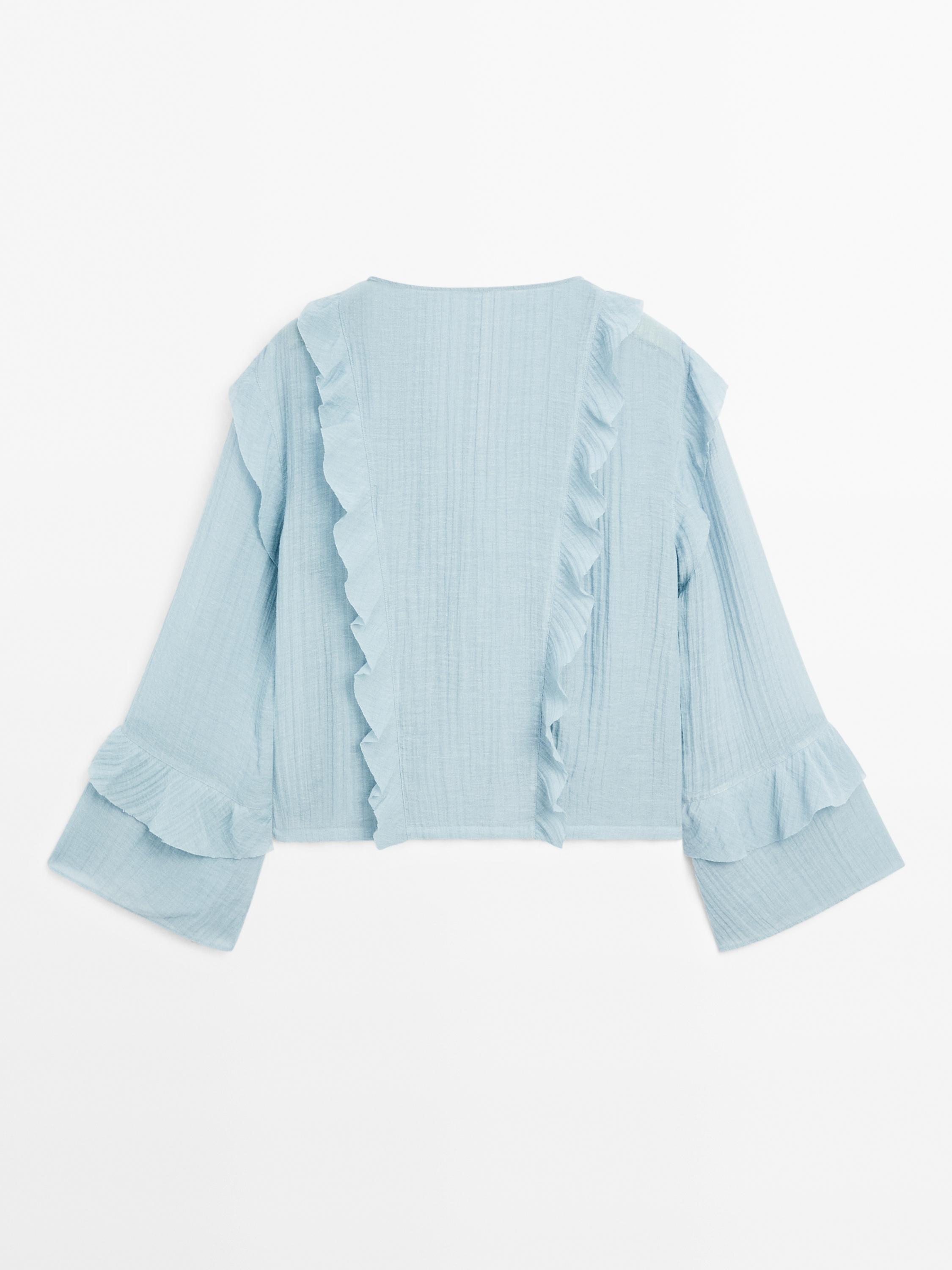 Flowing blouse with ruffles