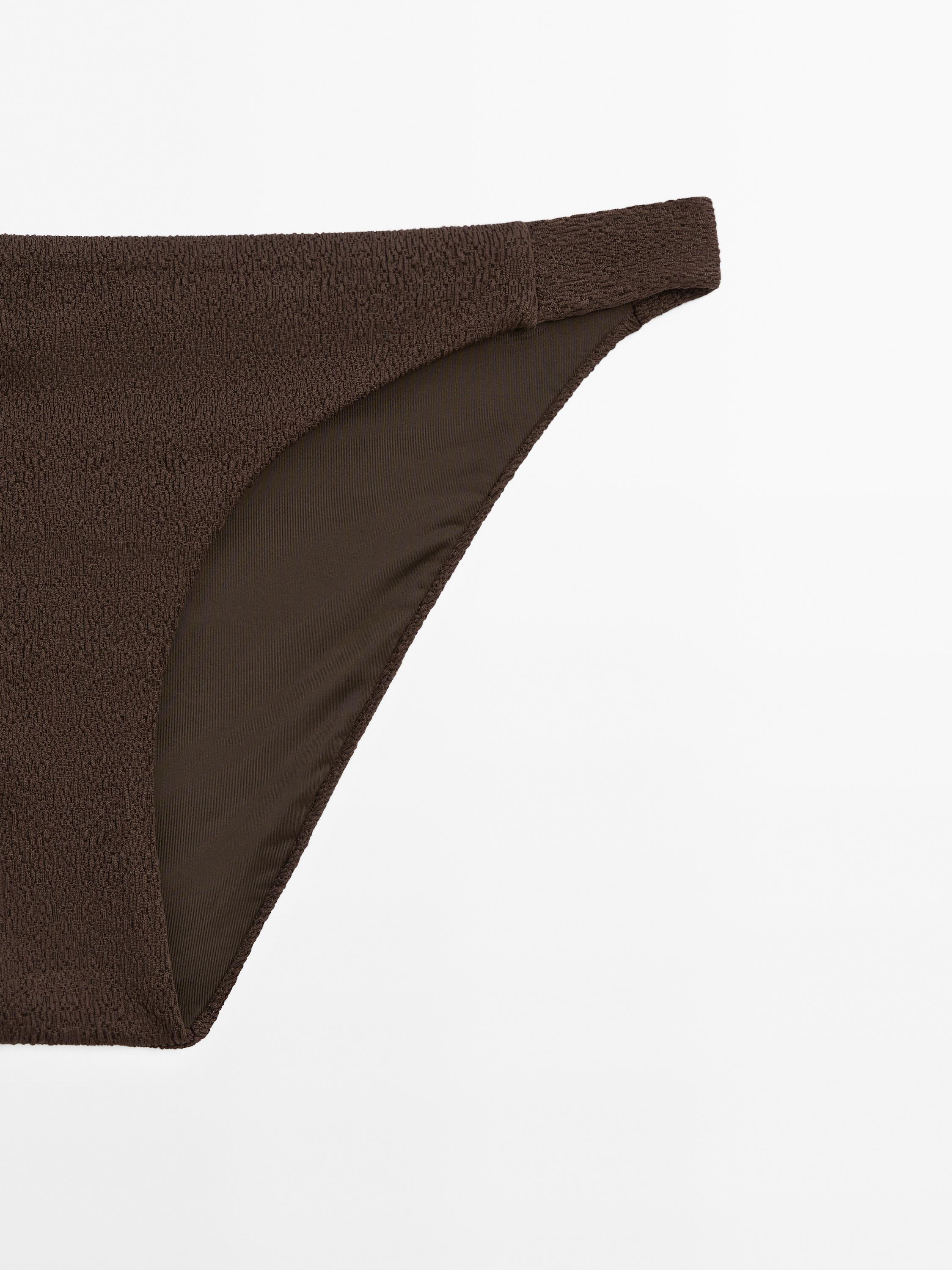 Textured bikini bottoms