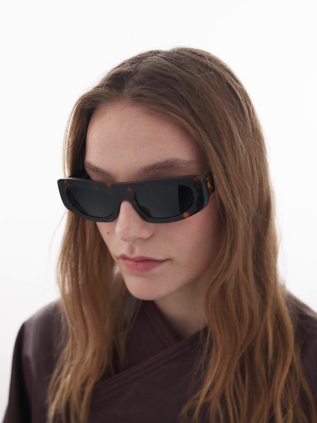 Rectangular sunglasses