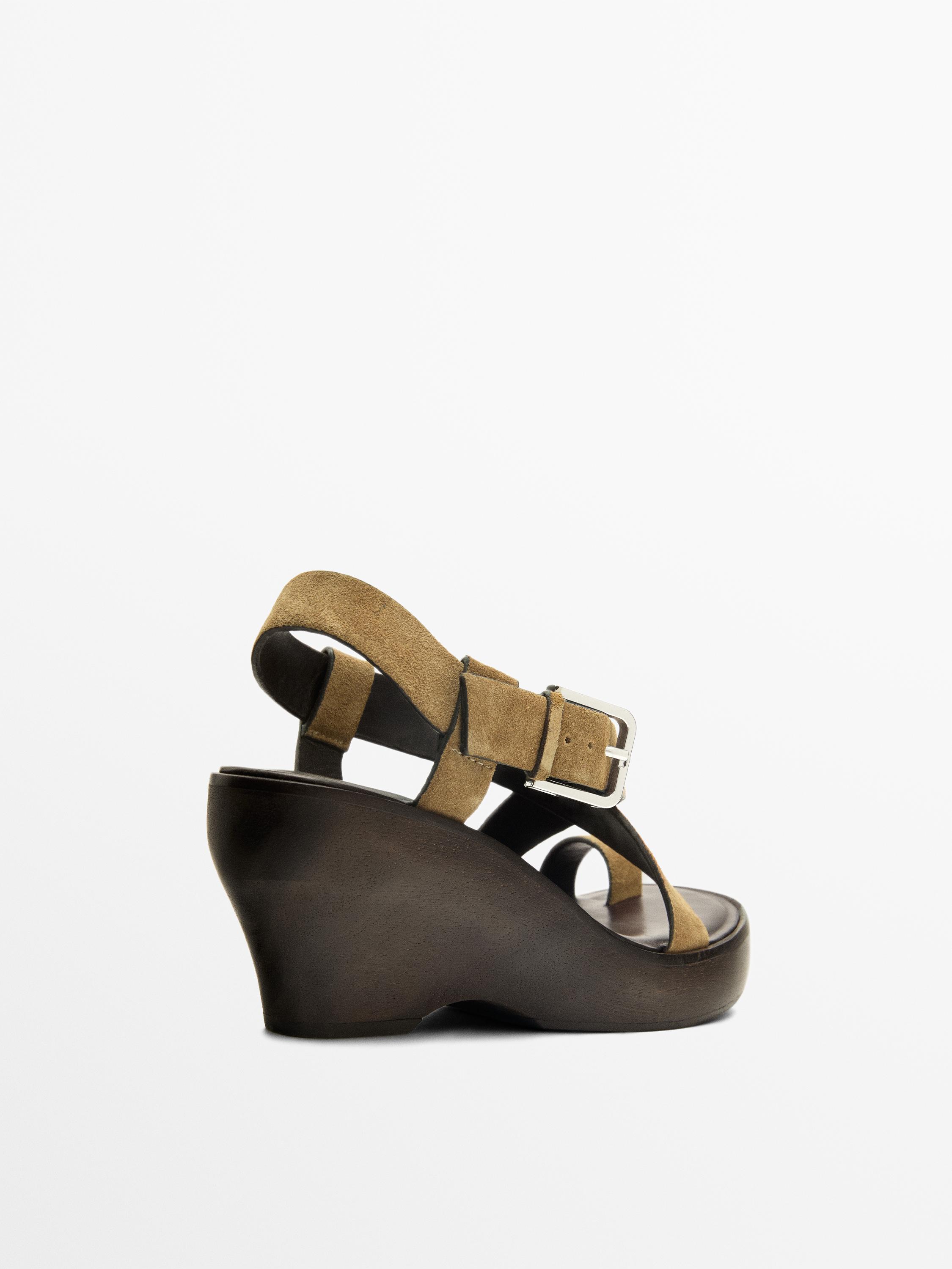 Sandals with wooden heels — CAMEL