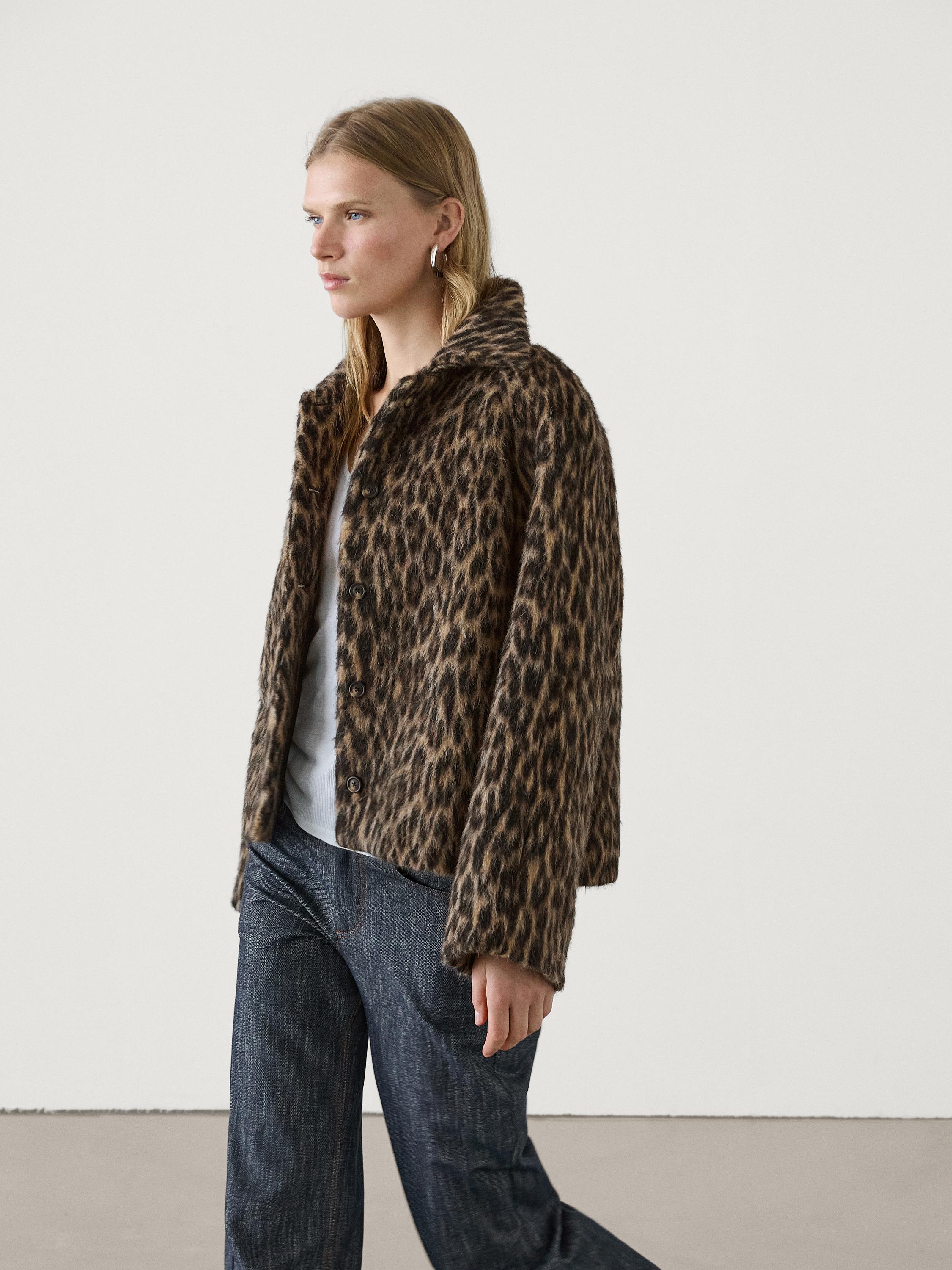 Short animal print collared coat