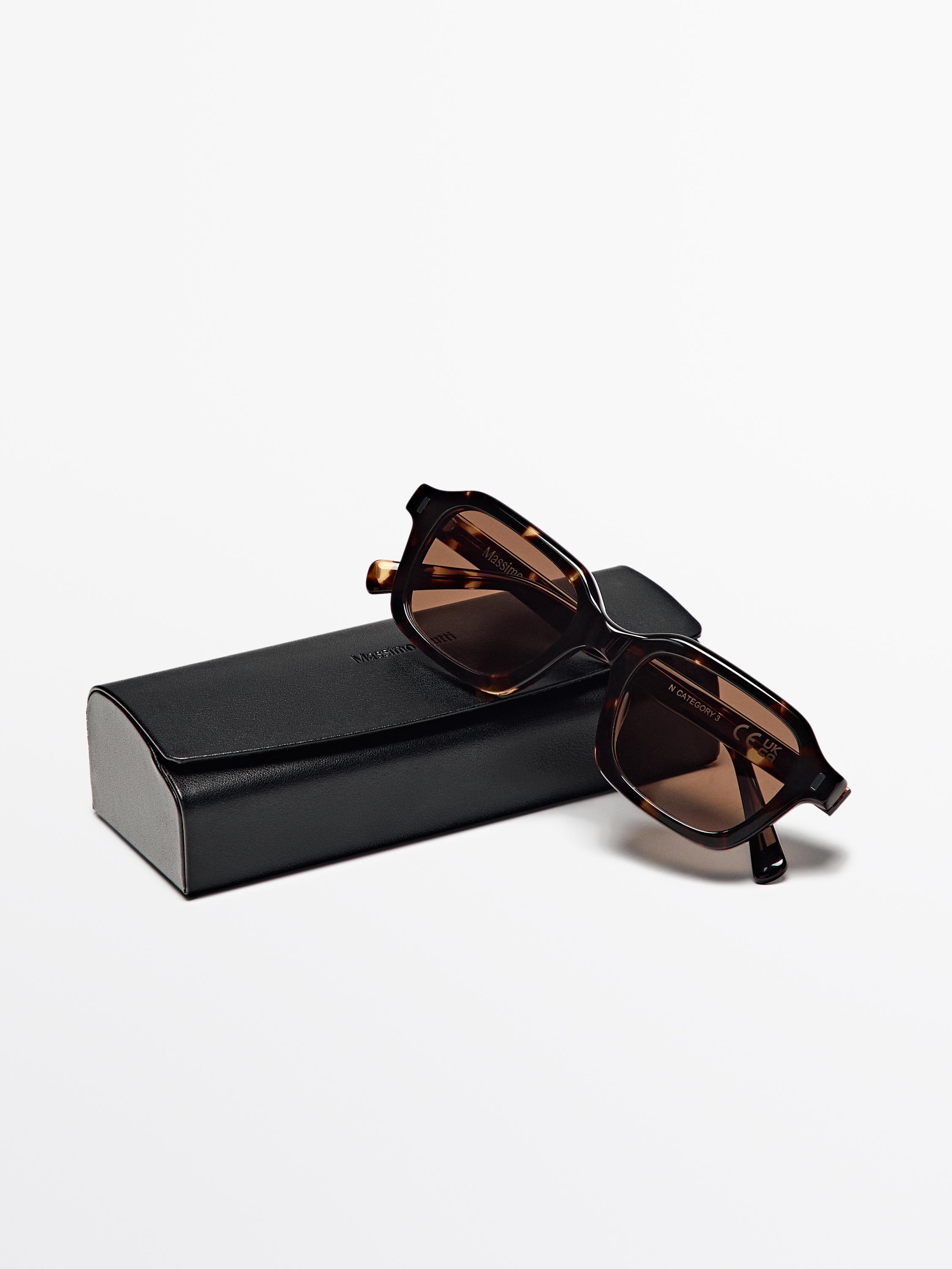 Rectangular tortoiseshell-effect sunglasses