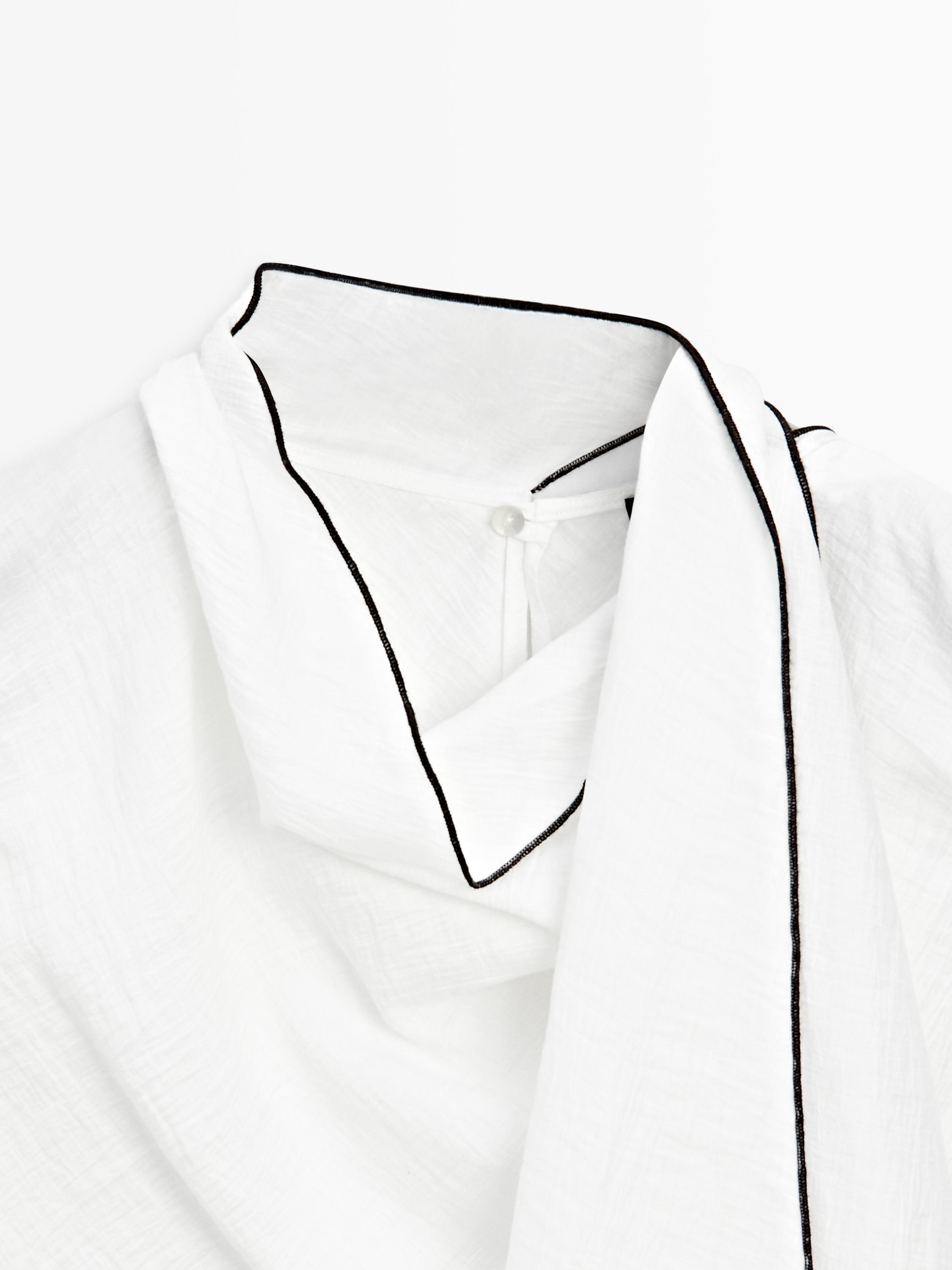 Eşarp detaylı dökümlü bluz