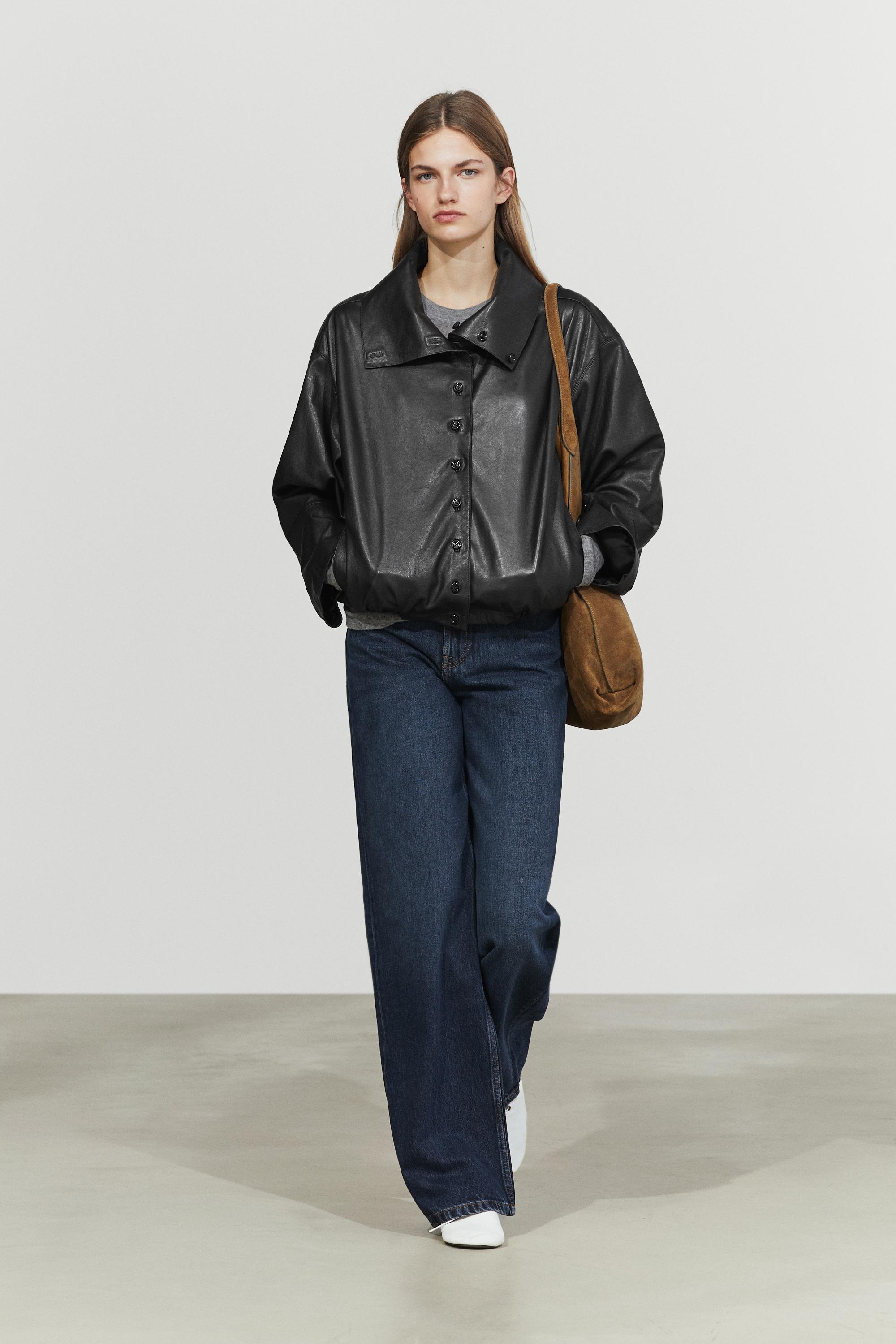 Chaqueta bomber piel napa detalle botones