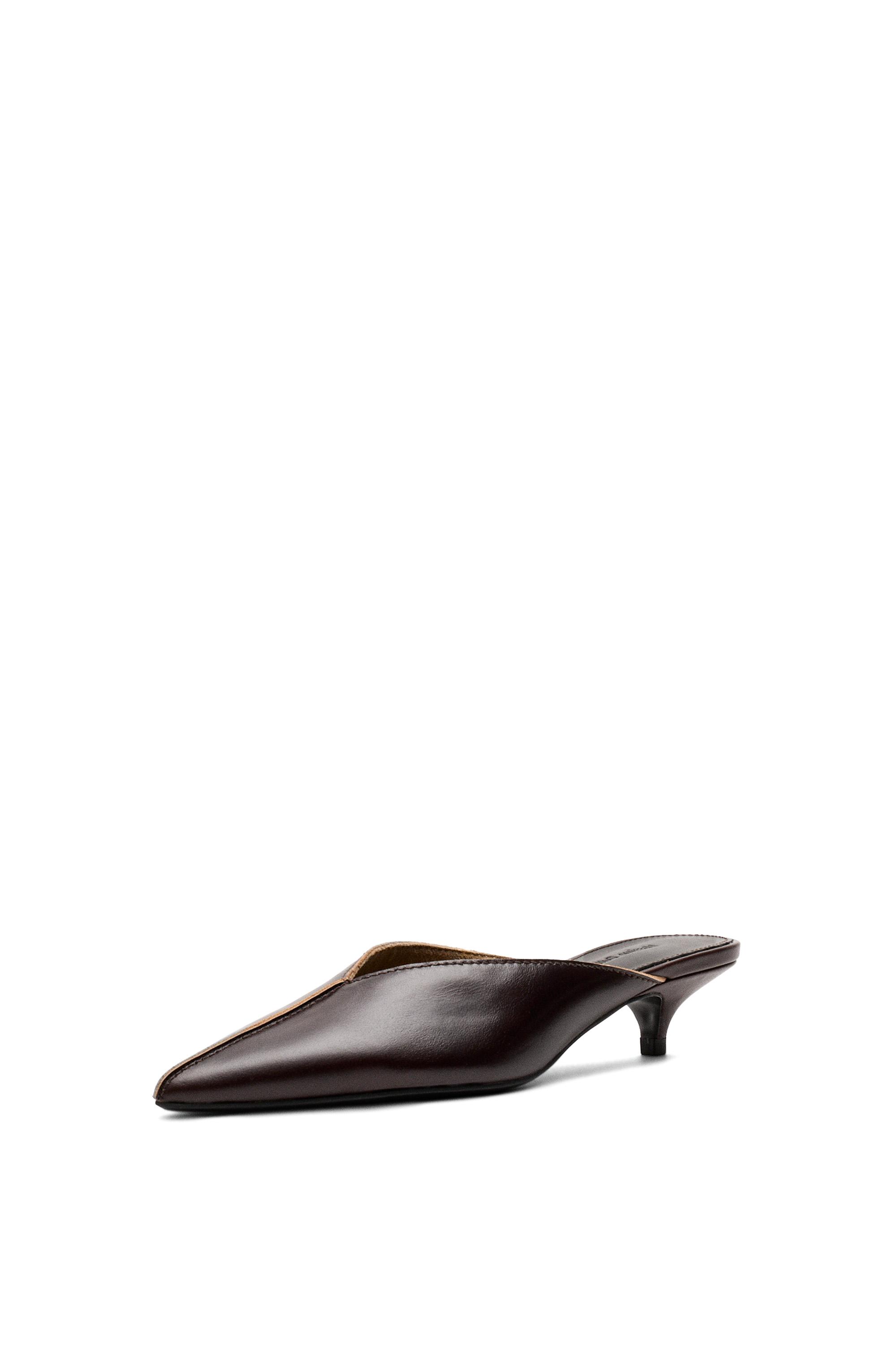 Heeled mule shoe — BROWN