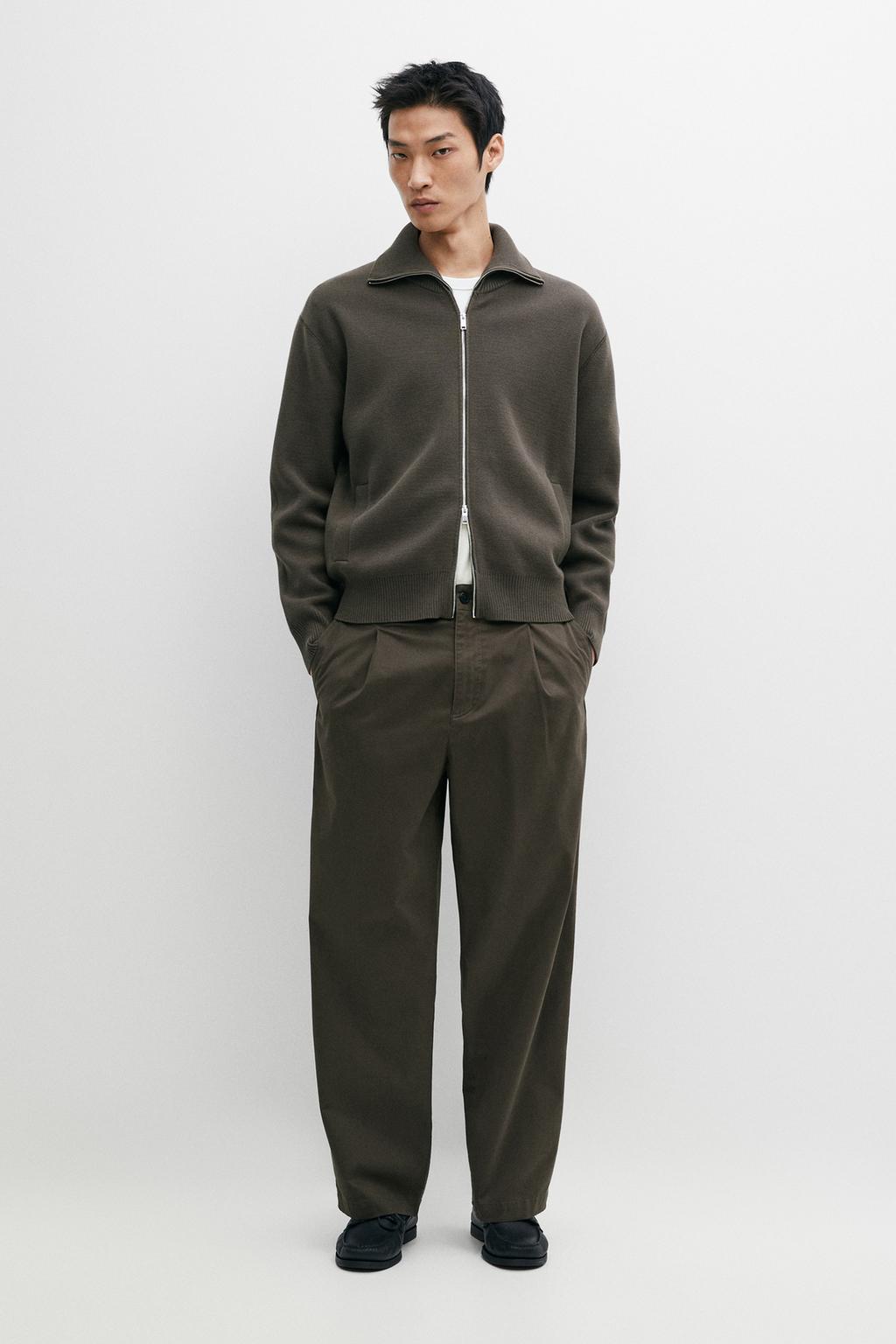 Barrel fit pants with dart detail
